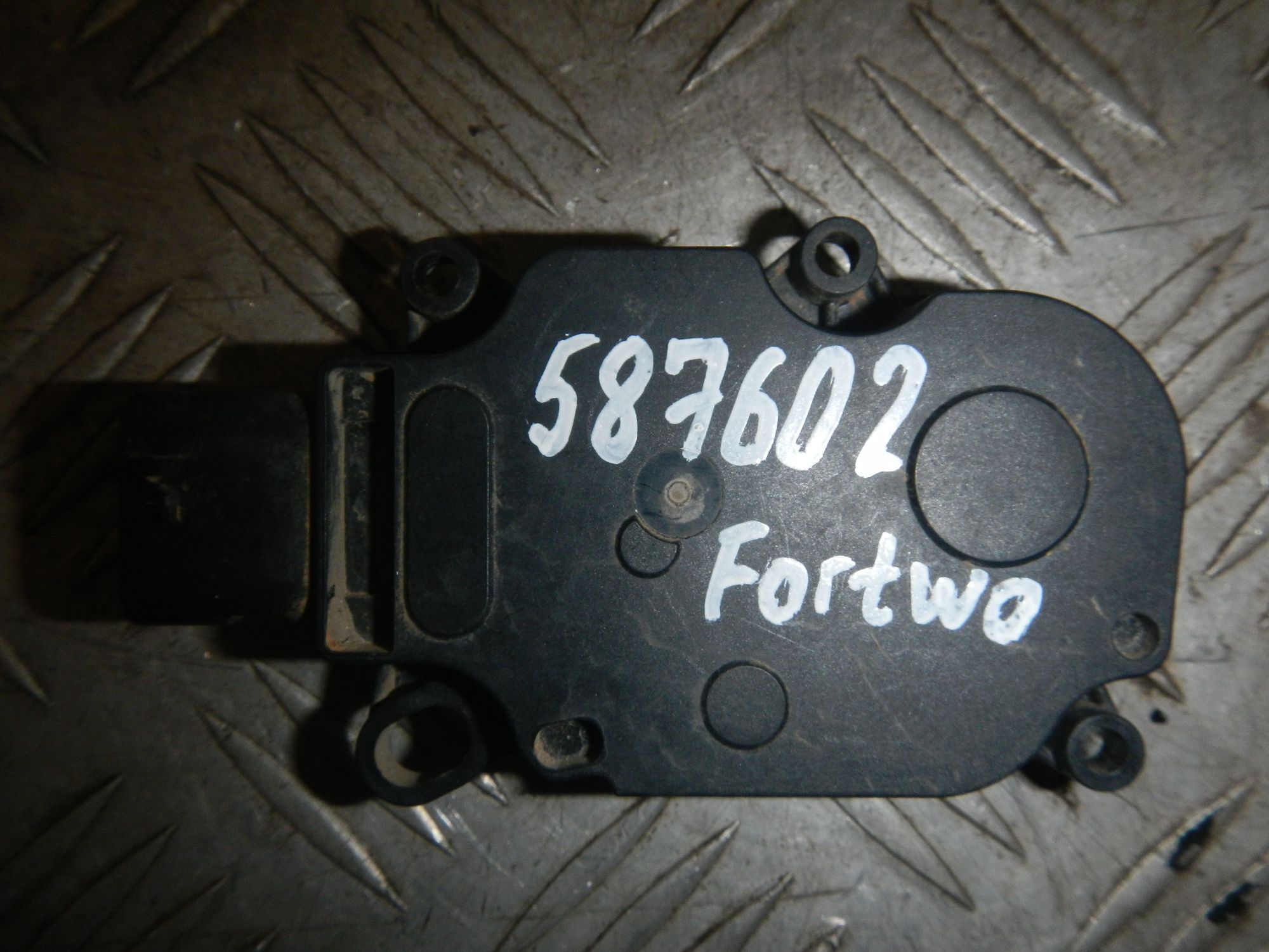 https://gcs.partsauto.market/rn-stockpro.appspot.com/thmbs/b135e93f2d106a11df5e4386431c5e55/75f9a3ec2eb46823057dec4cb7e39caf/182f4047f6a0a8d1178b532972a1f5cc.jpg