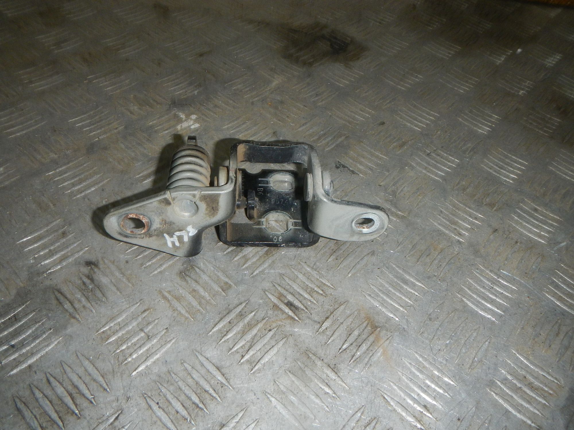 https://gcs.partsauto.market/rn-stockpro.appspot.com/thmbs/b135e93f2d106a11df5e4386431c5e55/9cd955a38c22ec9ff76ddad00e923706/a776f2067b5a92002b643d97af56242e.jpg