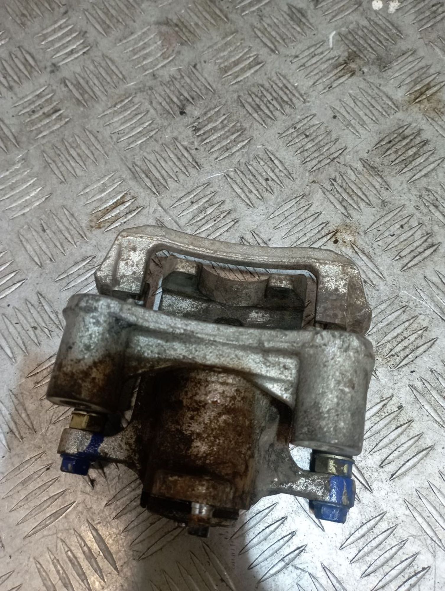 https://gcs.partsauto.market/rn-stockpro.appspot.com/thmbs/b135e93f2d106a11df5e4386431c5e55/d1fa766fb307794c396c9562bfaf7507/1b5c5f61d910eab5e6fb439228813634.jpg