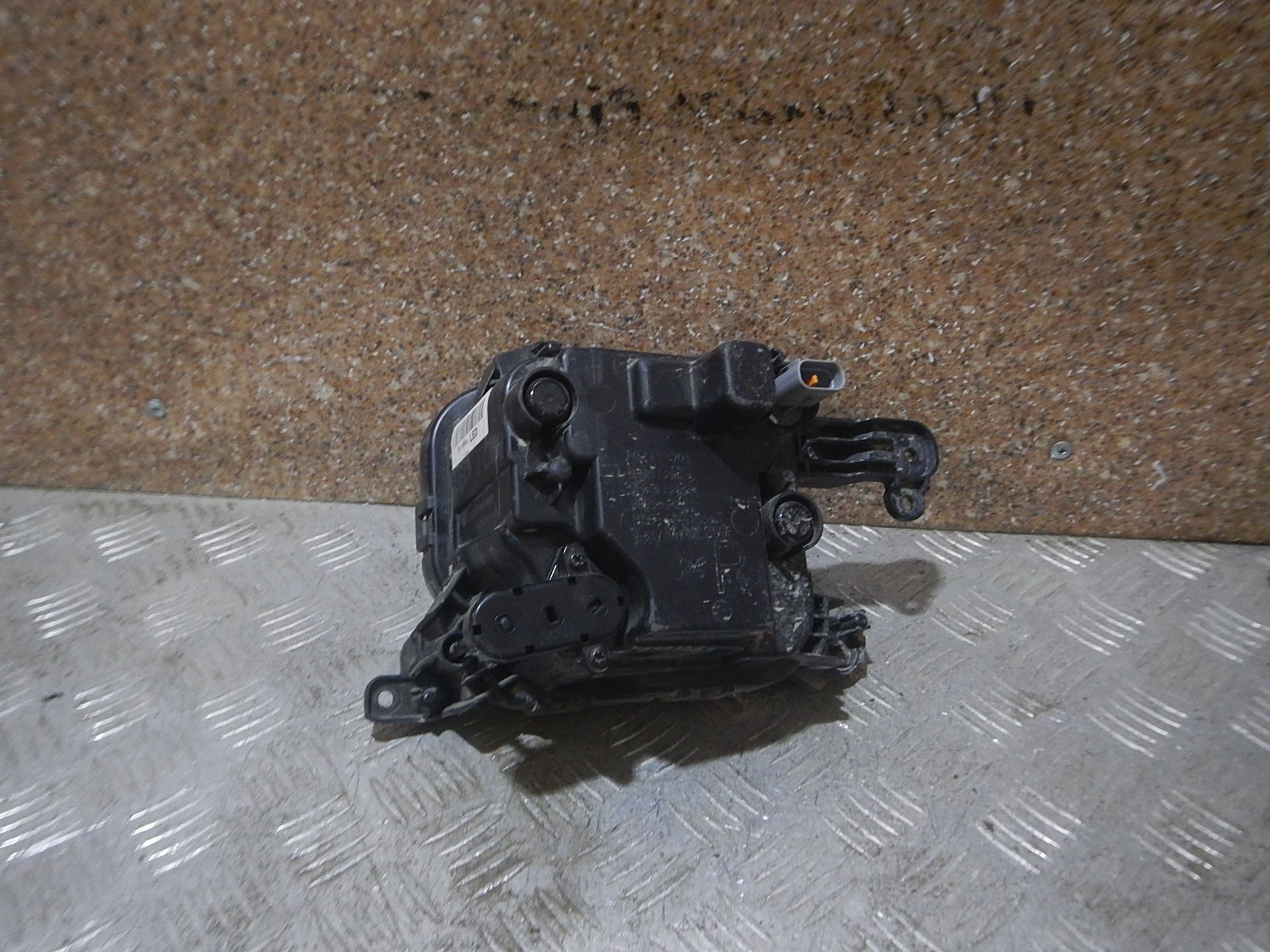 https://gcs.partsauto.market/rn-stockpro.appspot.com/thmbs/b135e93f2d106a11df5e4386431c5e55/fc35bc94ba6ba84d32f7376cdeeabbb8/1cccc590bb6c48b372e9c54271a3a899.jpg