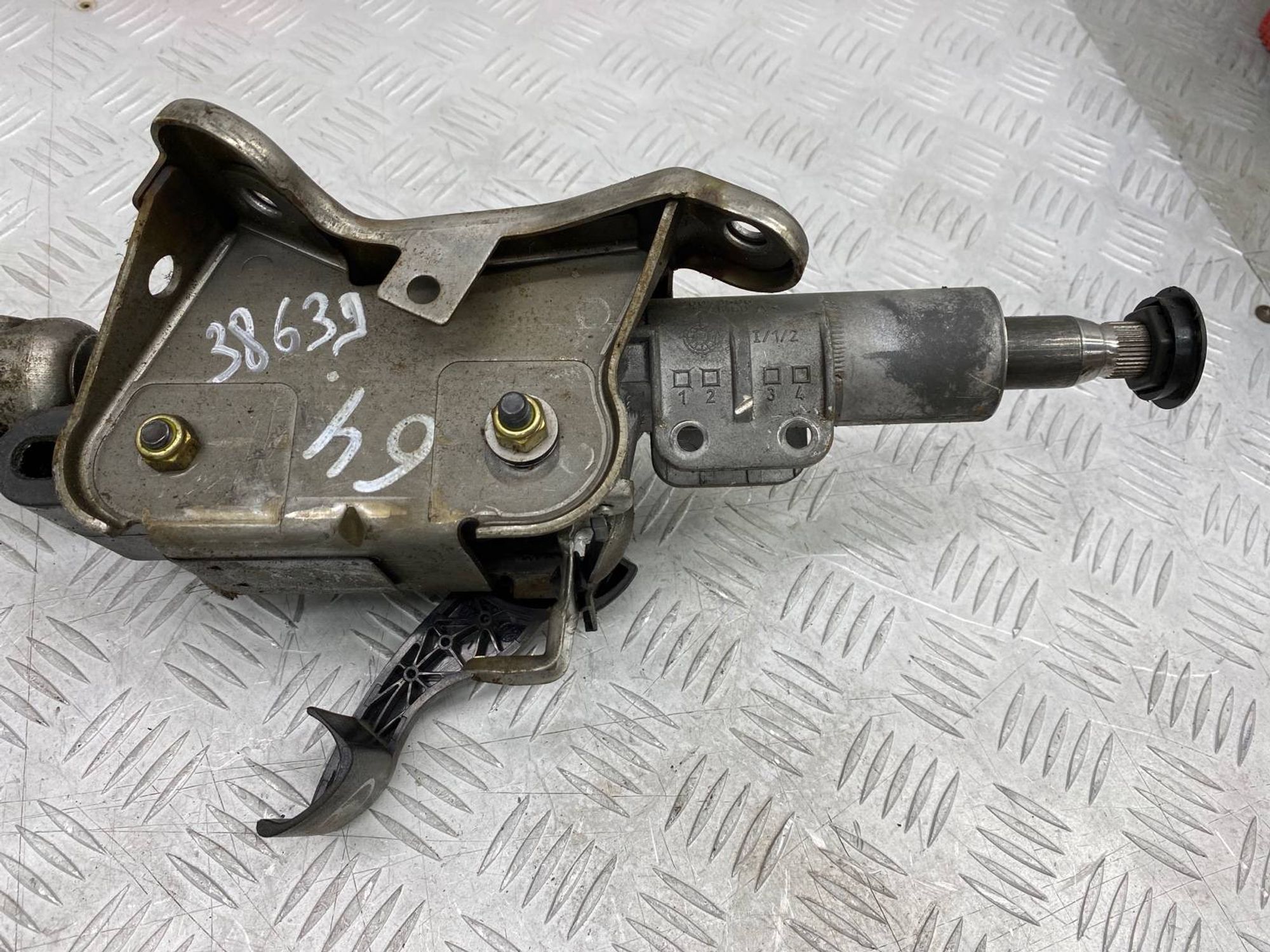 https://gcs.partsauto.market/rn-stockpro.appspot.com/thmbs/c8f07ba63eb5b2f0f6006ea854bf8f7d/14061cee43024fabbfef194e01cc8df8/183aa68972249980889ea7f08556db38.jpg