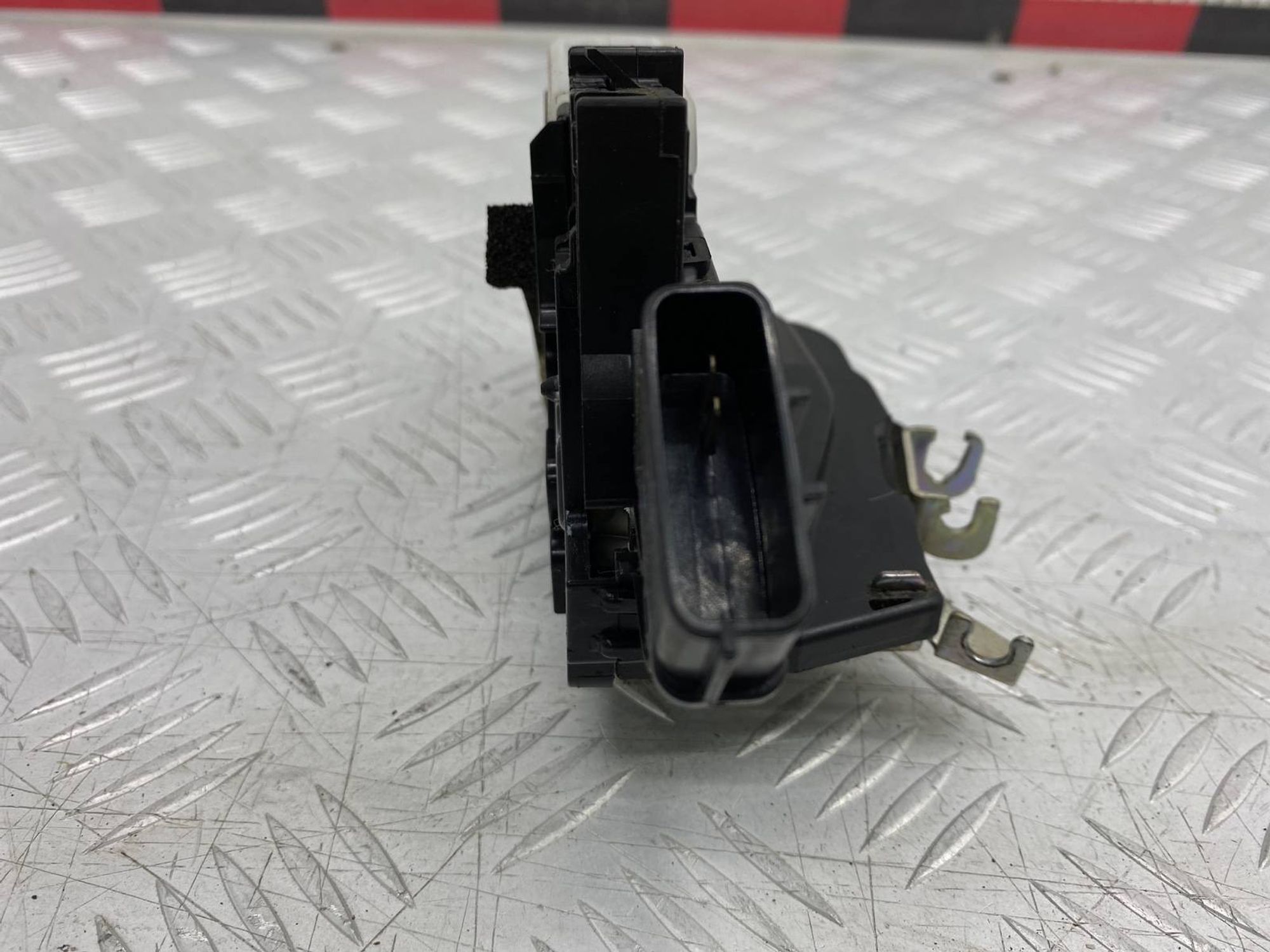 https://gcs.partsauto.market/rn-stockpro.appspot.com/thmbs/c8f07ba63eb5b2f0f6006ea854bf8f7d/4e25ebf11da115b35ff0c6a6397145e6/ce50fafc52a05256a66d872e64a47cbe.jpg