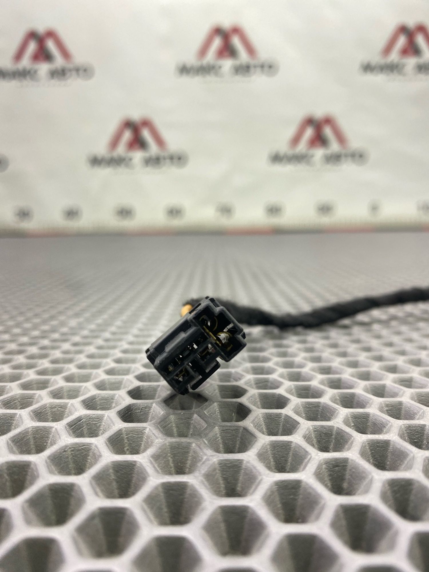 https://gcs.partsauto.market/rn-stockpro.appspot.com/thmbs/c8f07ba63eb5b2f0f6006ea854bf8f7d/501af0e17a04fe38fe1c18fd3db549b1/40083a03172a40431a811ae444aedffb.jpg