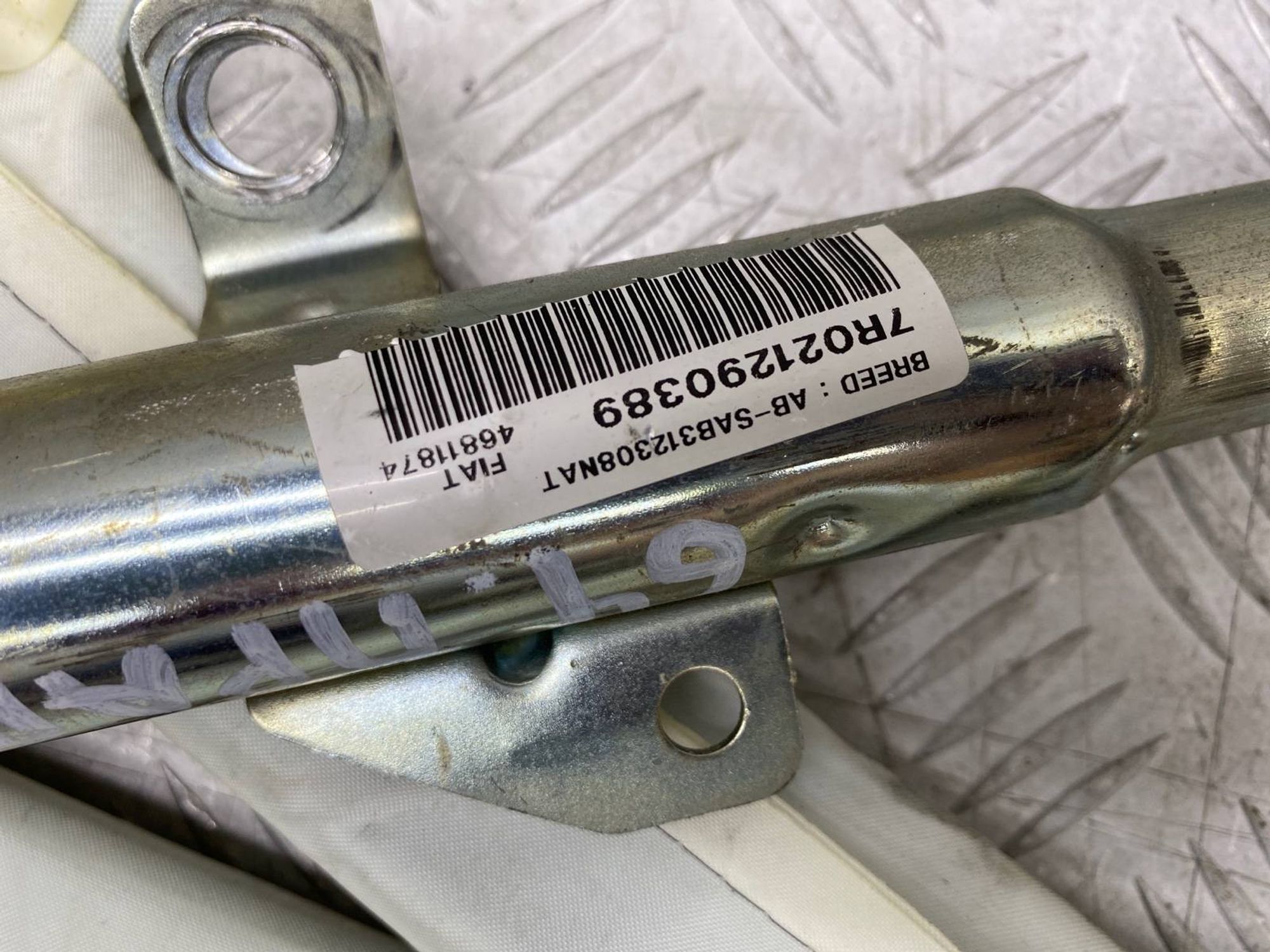 https://gcs.partsauto.market/rn-stockpro.appspot.com/thmbs/c8f07ba63eb5b2f0f6006ea854bf8f7d/5cc5cd548dc7d0b01a96b2726d2060dc/4175cddee6fb48e8e2c4b4157887815a.jpg