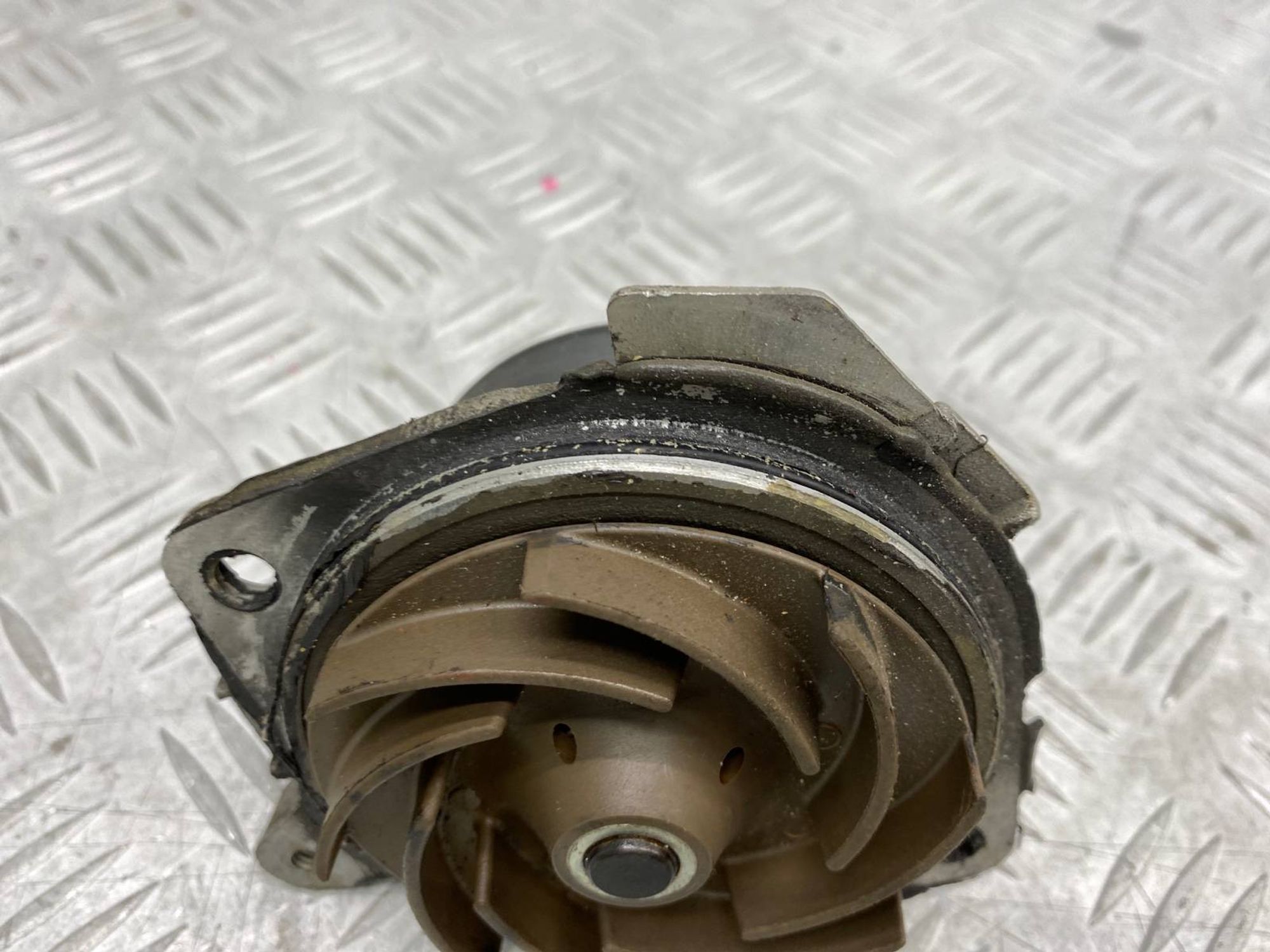 https://gcs.partsauto.market/rn-stockpro.appspot.com/thmbs/c8f07ba63eb5b2f0f6006ea854bf8f7d/91fd68bf0aed644d5f1889a376032a95/40348da70ae7b2cd93e0688a65d98628.jpg