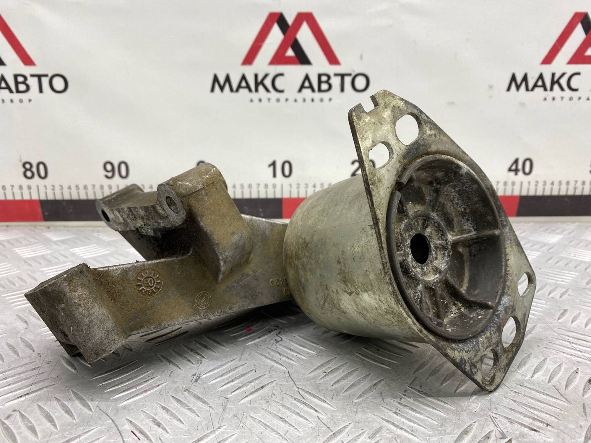 https://gcs.partsauto.market/rn-stockpro.appspot.com/thmbs/c8f07ba63eb5b2f0f6006ea854bf8f7d/b284f810d76b0ca9706fe635048b7960/7293255fee259318810fbbf7e615078d.jpg