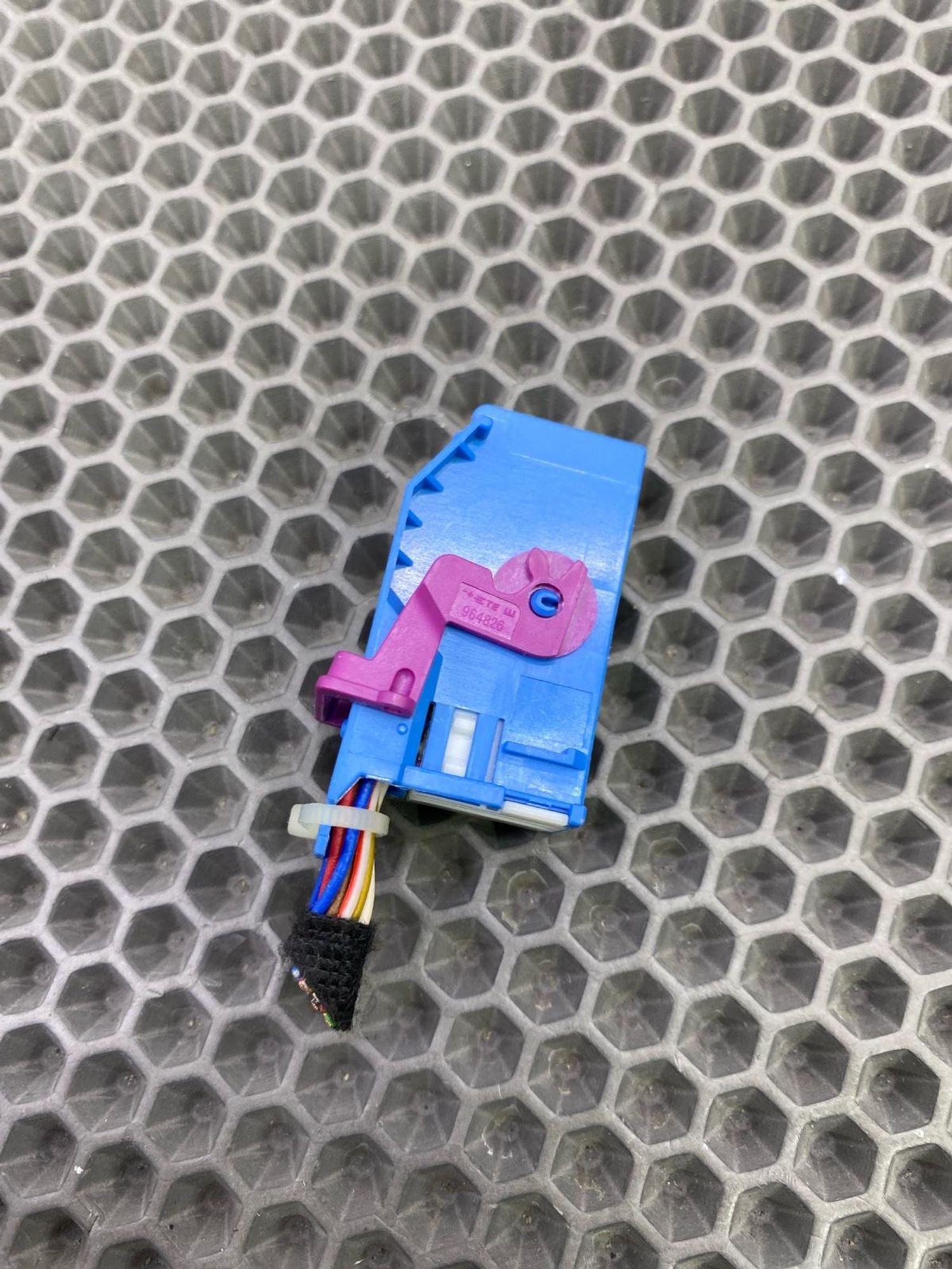 https://gcs.partsauto.market/rn-stockpro.appspot.com/thmbs/c8f07ba63eb5b2f0f6006ea854bf8f7d/d7b58db160d4d5111e507d92d4d51714/5f24740233e9fcbdb3517a9584867c8d.jpg