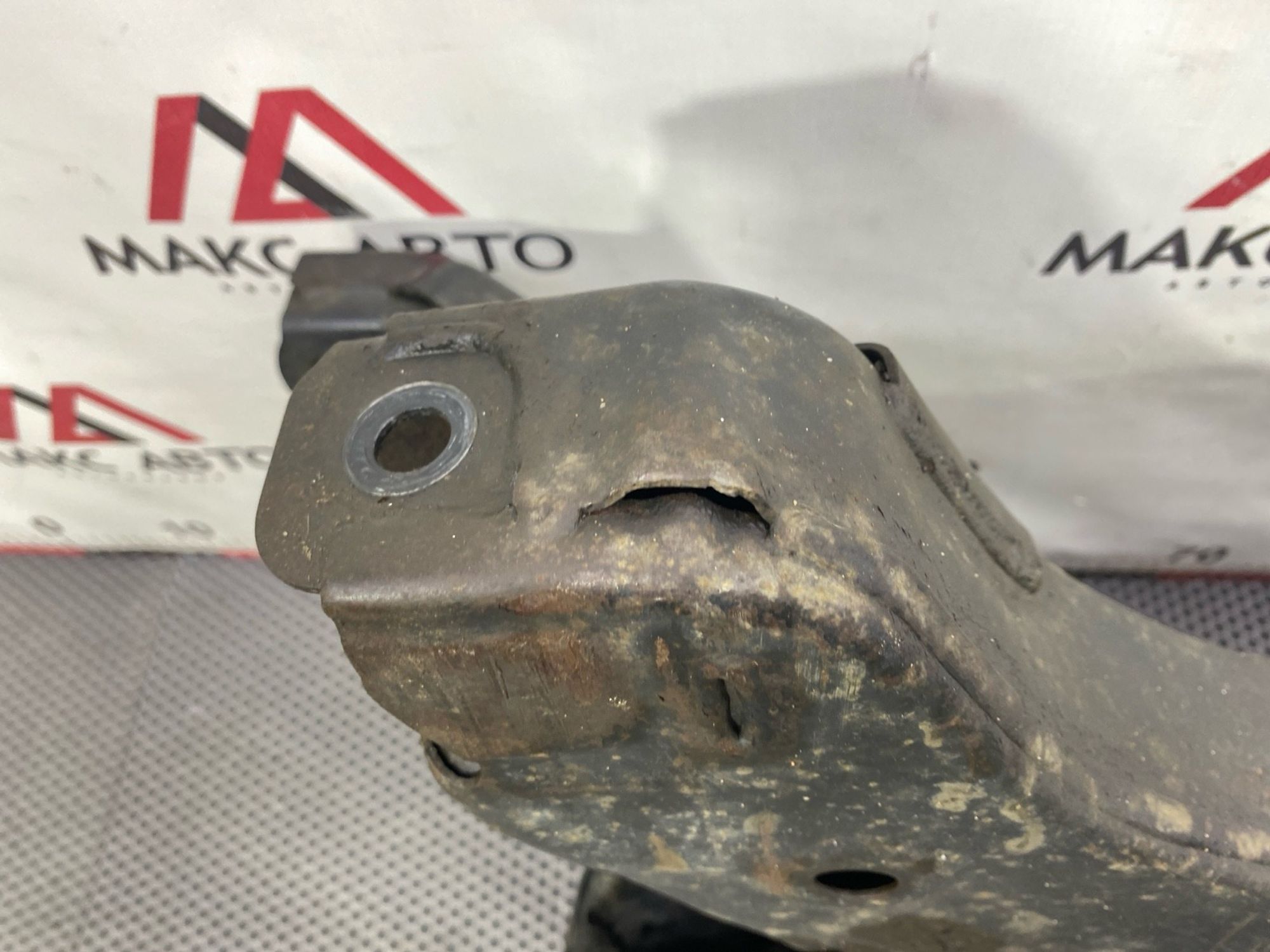 https://gcs.partsauto.market/rn-stockpro.appspot.com/thmbs/c8f07ba63eb5b2f0f6006ea854bf8f7d/fe6ef3c3989bf2e7013087d8584cd03b/246f2e7634eb2b13dc8ce81986826782.jpg