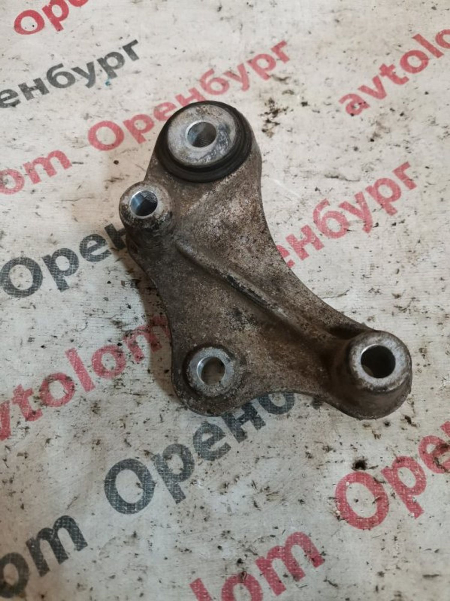 Опора двигателя задняя Chery Indis
