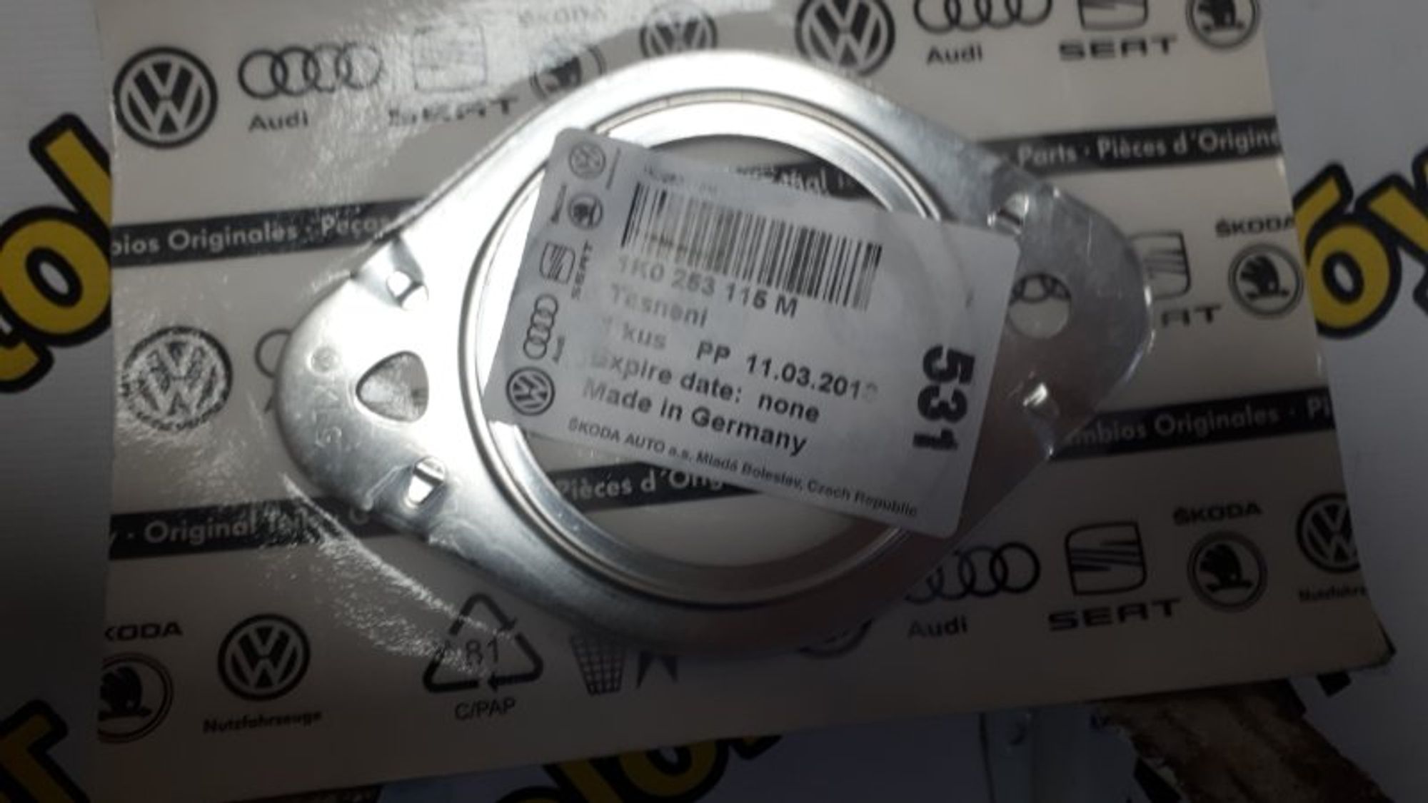 https://gcs.partsauto.market/rn-stockpro.appspot.com/thmbs/d8fcbf2cf753f6ca7cee82516f7261b4/da0dbd40f03640770e9114df91c444f0/e7eff86f646b23e743ed01d970d96bee.jpg