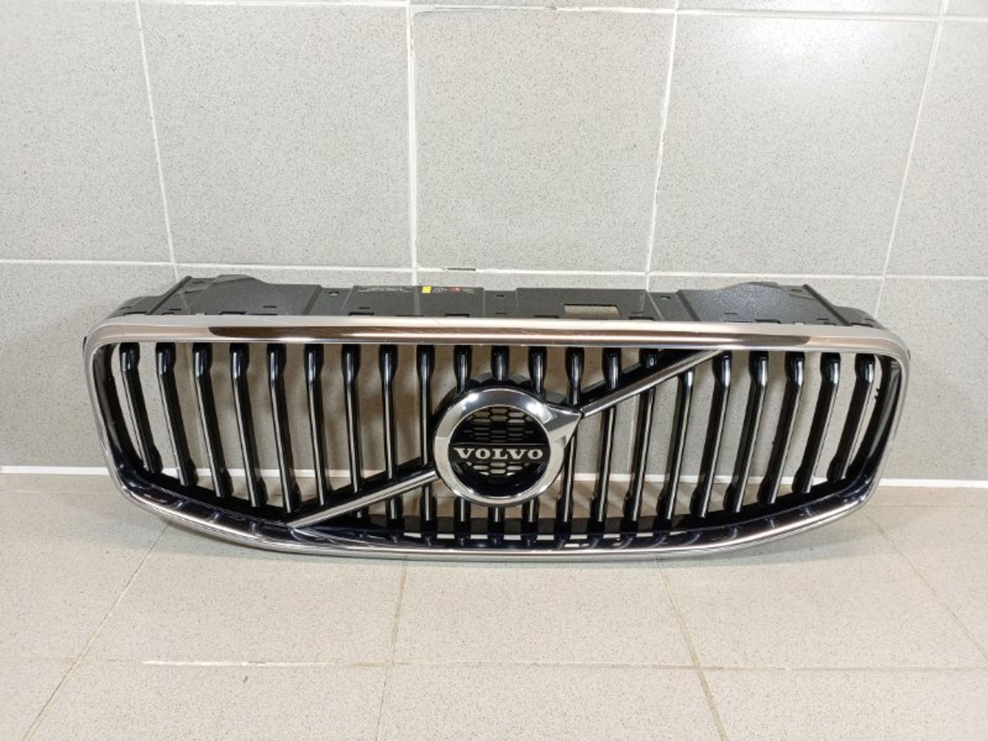 Решетка радиатора Volvo Xc60 2