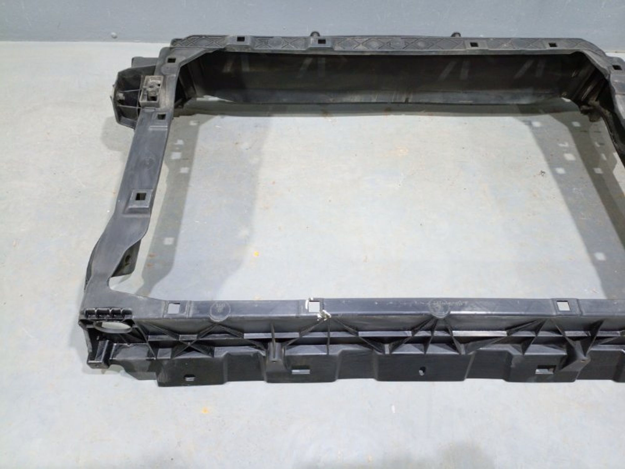 https://gcs.partsauto.market/rn-stockpro.appspot.com/thmbs/dc0eef04b6e03176379763a38d44e994/a79657c1af523b4fdff36c0802f6fc93/711d9e0cad94fe69e68d5311d0718e2f.jpg