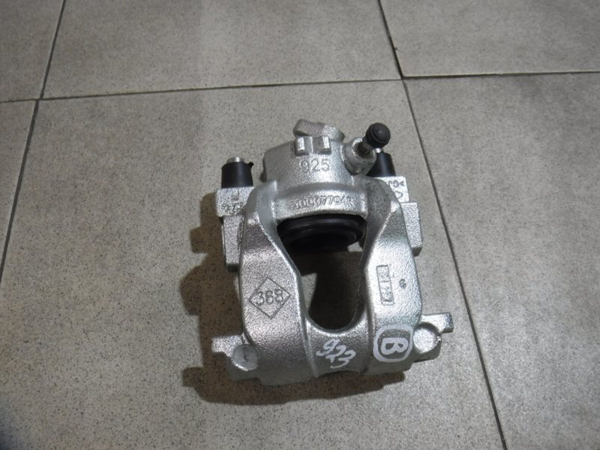 https://gcs.partsauto.market/rn-stockpro.appspot.com/thmbs/dc0eef04b6e03176379763a38d44e994/e55d7feafe32307ec2eaf09960695962/67b0542874836bdfcfa6c7576edc44ad.jpg