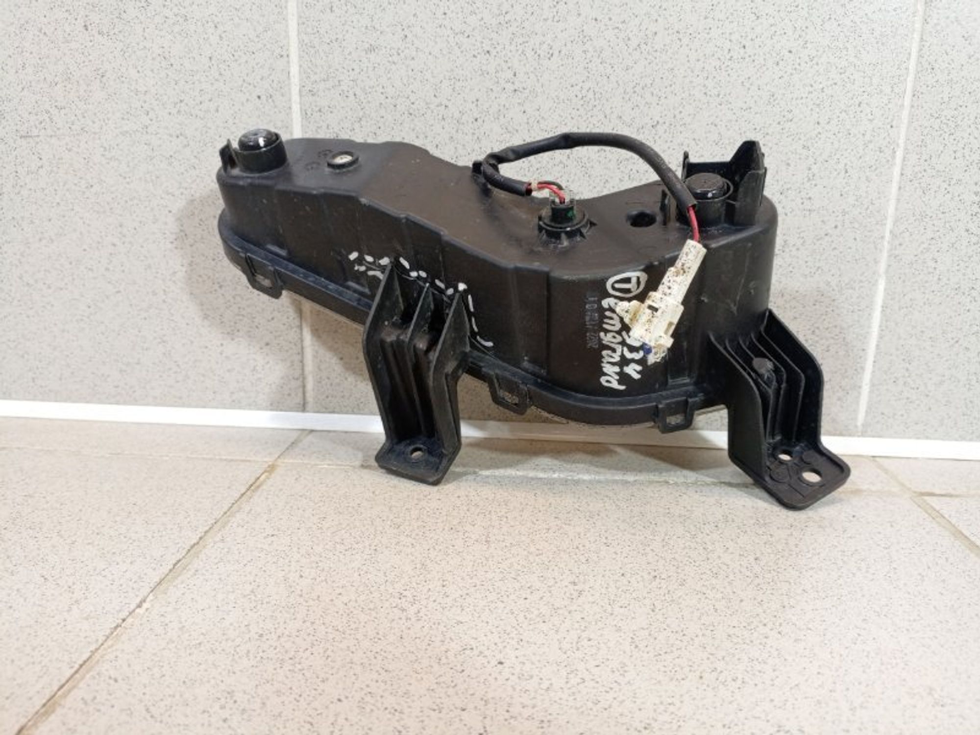 https://gcs.partsauto.market/rn-stockpro.appspot.com/thmbs/dc0eef04b6e03176379763a38d44e994/fc431f94b7fe809d93ea68d219b7dfc7/2b156fb7bc0242a39203a8df8e6a88f0.jpg