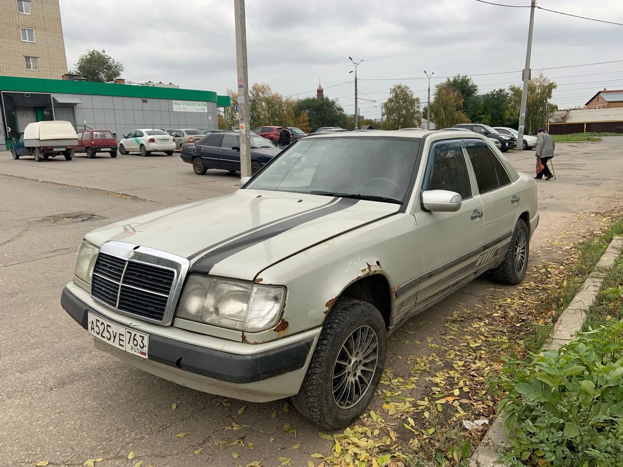 Mercedes-Benz W124 1986