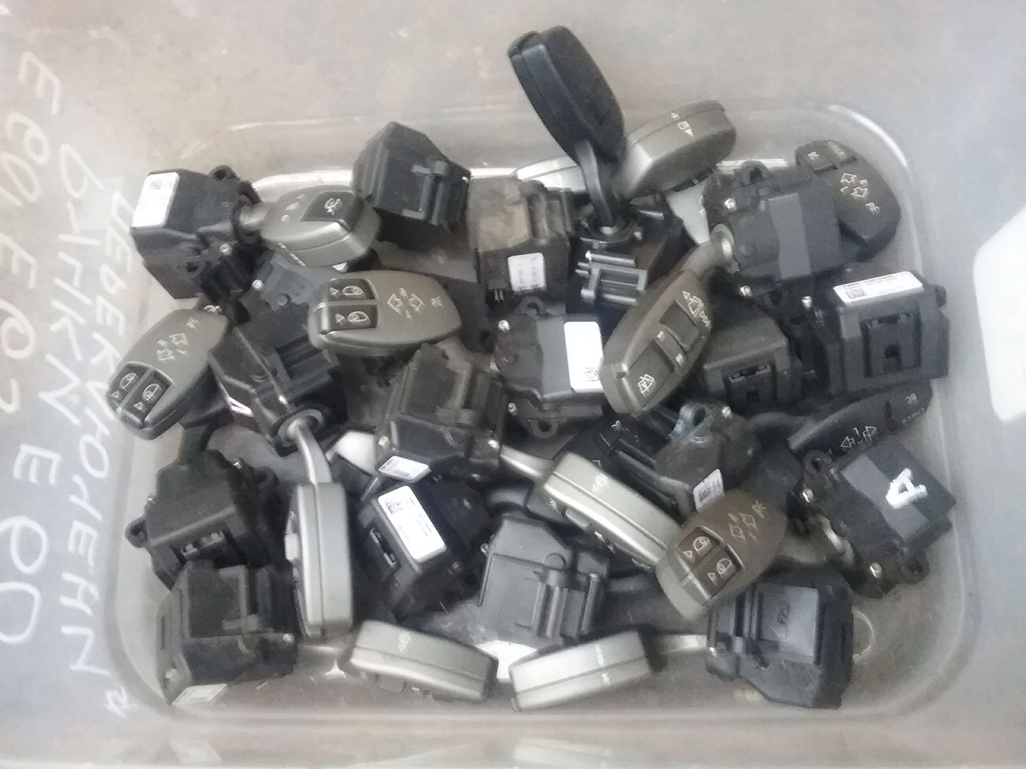 https://gcs.partsauto.market/rn-stockpro.appspot.com/thmbs/ffe81d334040a5619c12c07a162827c7/parts/fdbd6e08-3df0-5ae7-8618-1da6fe79f469_07d824b34f01dcf4c60a31cd6028ae3c.jpg