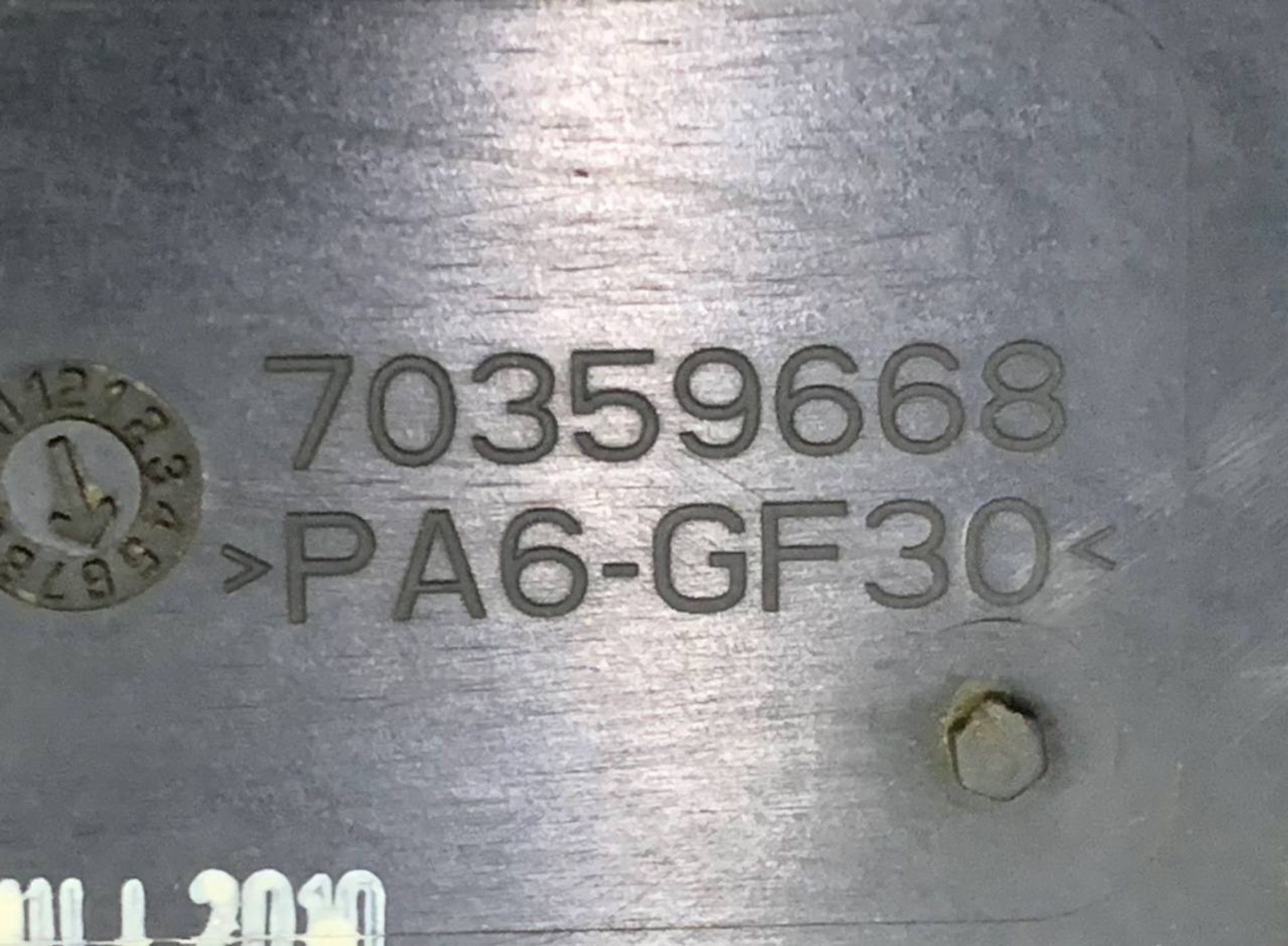 https://gcs.partsauto.market/rn-stockpro.appspot.com/thmbs/h353NjtZg3VDP19b5HMt7LlpbQ93/88823e5bbe959718c74fe18d7ad92303/0a72a1f93ed87368944a8681fc441e9c.jpg