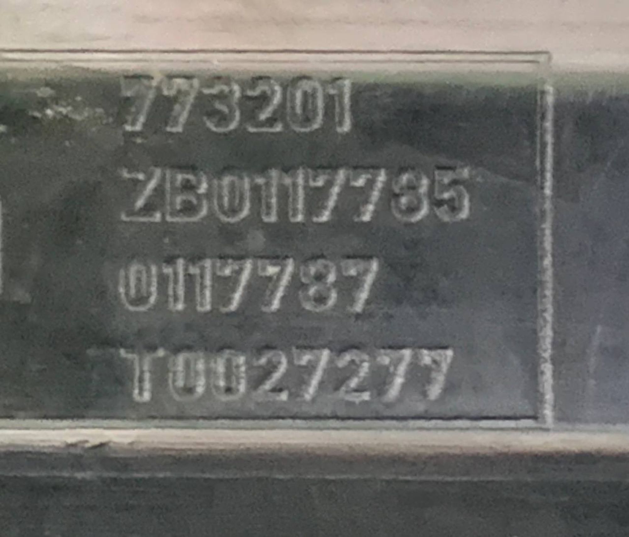 https://gcs.partsauto.market/rn-stockpro.appspot.com/thmbs/h353NjtZg3VDP19b5HMt7LlpbQ93/91b9f52505aa708154888b88cff29ad4/f2c217e540706d12bbcd9f5d9354393f.jpg