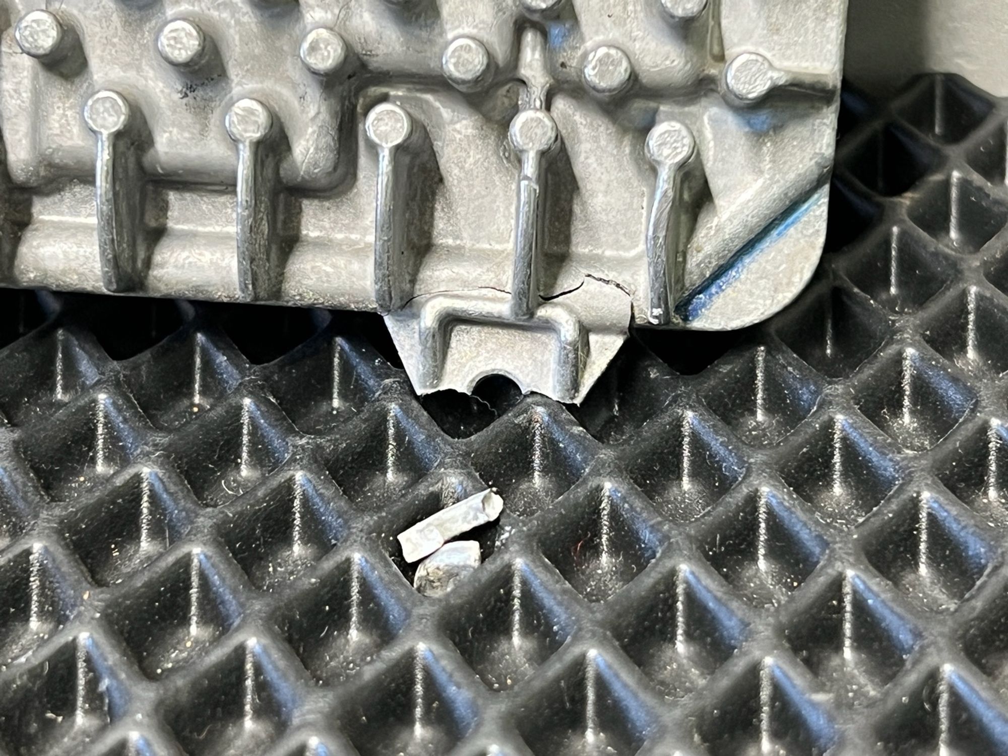 https://gcs.partsauto.market/rn-stockpro.appspot.com/thmbs/userImages/023b849d373d11de63dc0462f16639d7/part/0f2a1353-0a3a-4249-9949-3124fd9b90a5_1749769133737.jpg