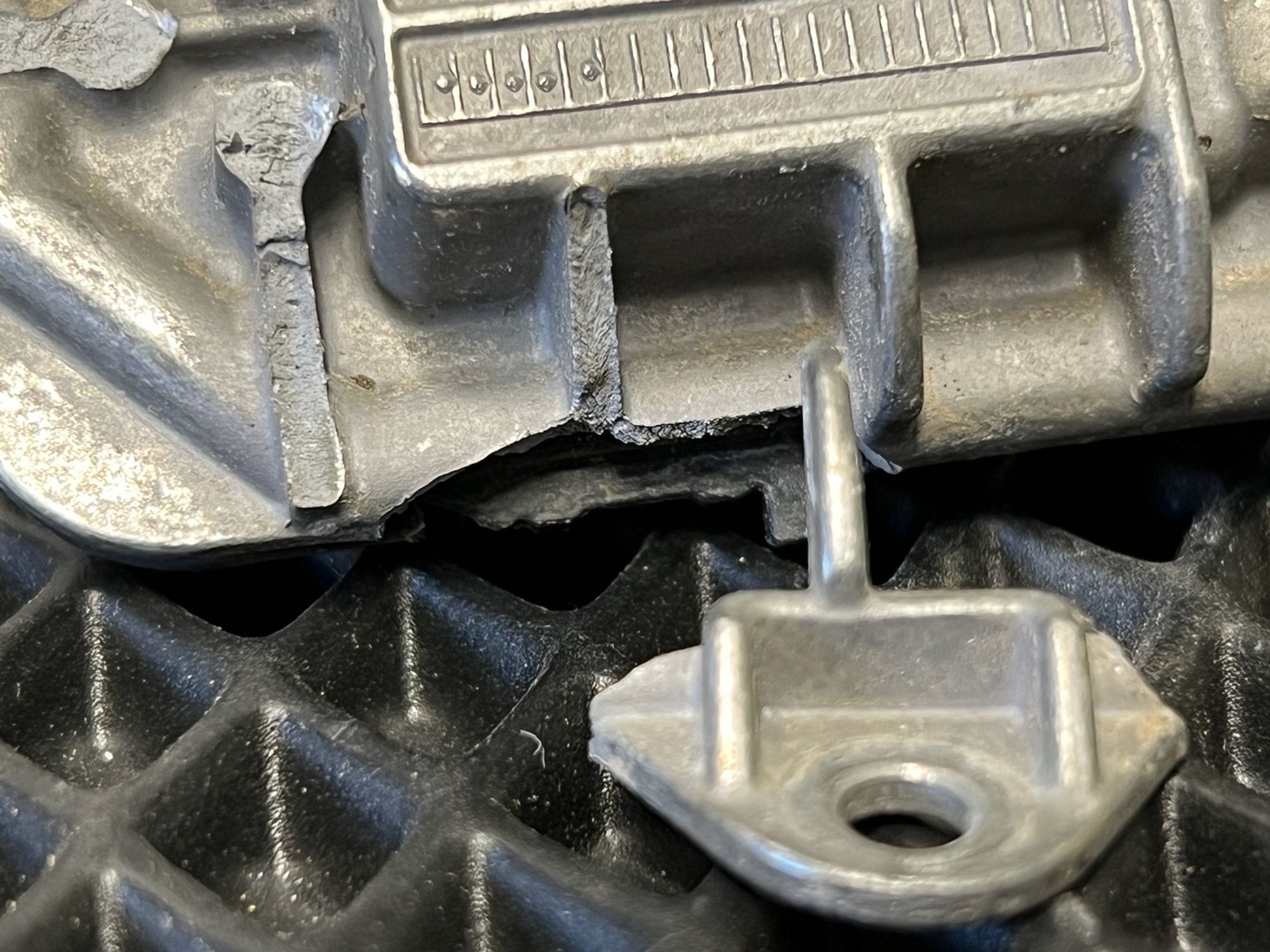 https://gcs.partsauto.market/rn-stockpro.appspot.com/thmbs/userImages/023b849d373d11de63dc0462f16639d7/part/af9a0f14-1bb8-4efd-9778-8a6c0fb38479_1749769250130.jpg