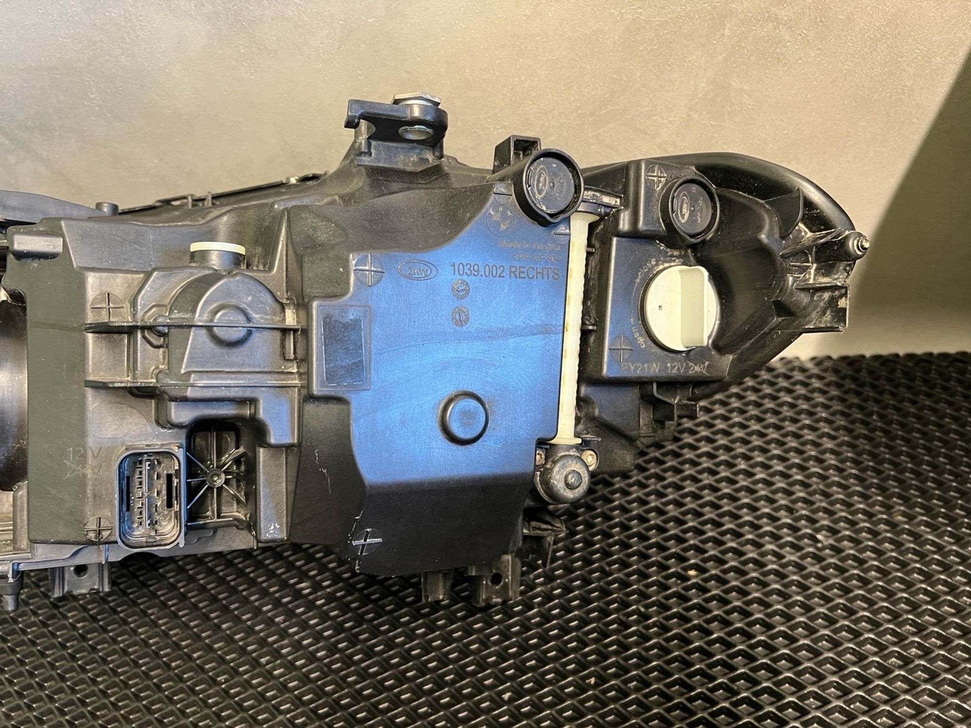 https://gcs.partsauto.market/rn-stockpro.appspot.com/thmbs/userImages/023b849d373d11de63dc0462f16639d7/part/d1834314-2dac-4cf2-9bb4-a5c607b4acd8_1749767299662.jpg