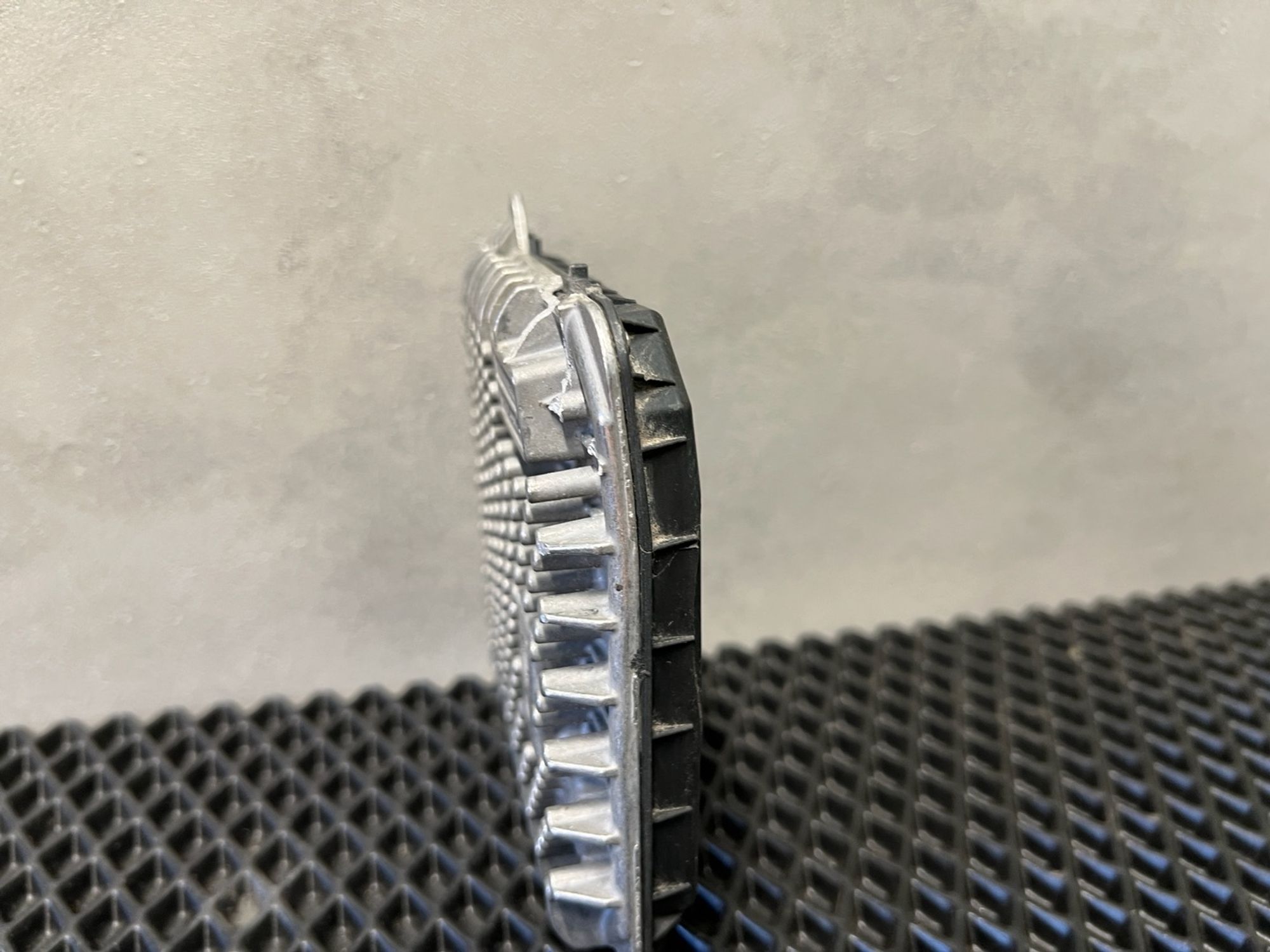 https://gcs.partsauto.market/rn-stockpro.appspot.com/thmbs/userImages/023b849d373d11de63dc0462f16639d7/part/e35d4904-2ba6-4a8a-8154-7e3a7e9457bf_1749769252636.jpg