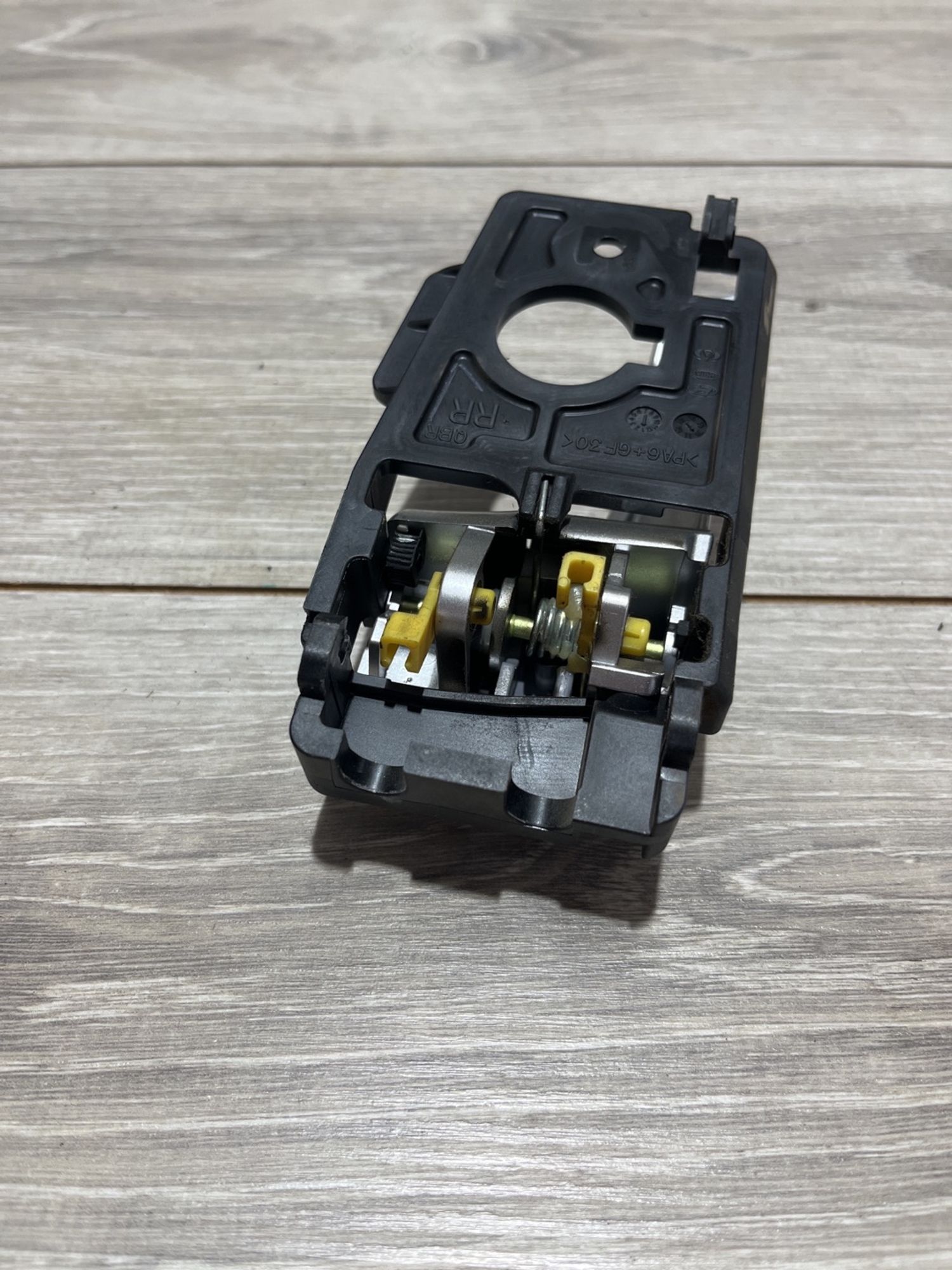 https://gcs.partsauto.market/rn-stockpro.appspot.com/thmbs/userImages/0d5a73f363ec19ea8b7d8d6483ce4211/part/53ef35b3-b940-470b-ae71-8bf073e7d8f3_1735989875854.jpg