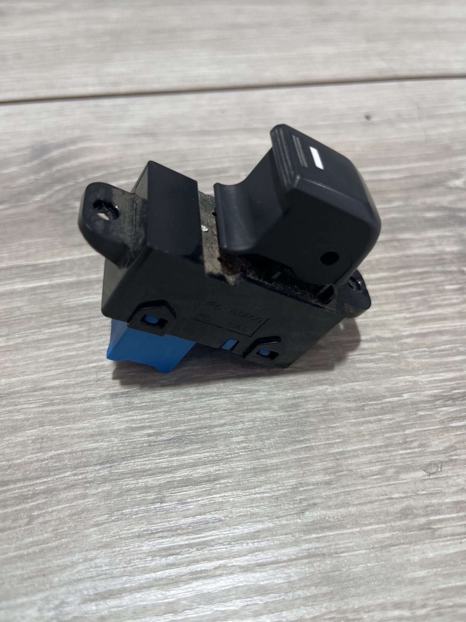 https://gcs.partsauto.market/rn-stockpro.appspot.com/thmbs/userImages/0d5a73f363ec19ea8b7d8d6483ce4211/part/a152f87d-297f-49ff-876f-f2c6f91e4428_1735982631510.jpg