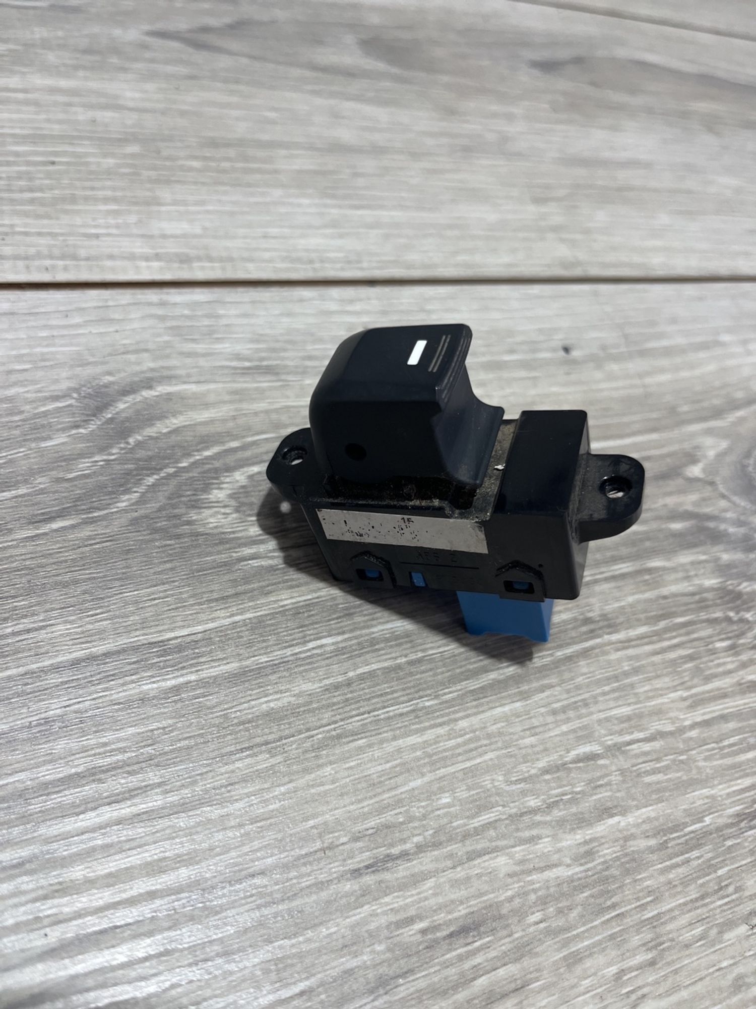 https://gcs.partsauto.market/rn-stockpro.appspot.com/thmbs/userImages/0d5a73f363ec19ea8b7d8d6483ce4211/part/d7207369-31d4-498a-9573-7151998312f9_1735982628818.jpg