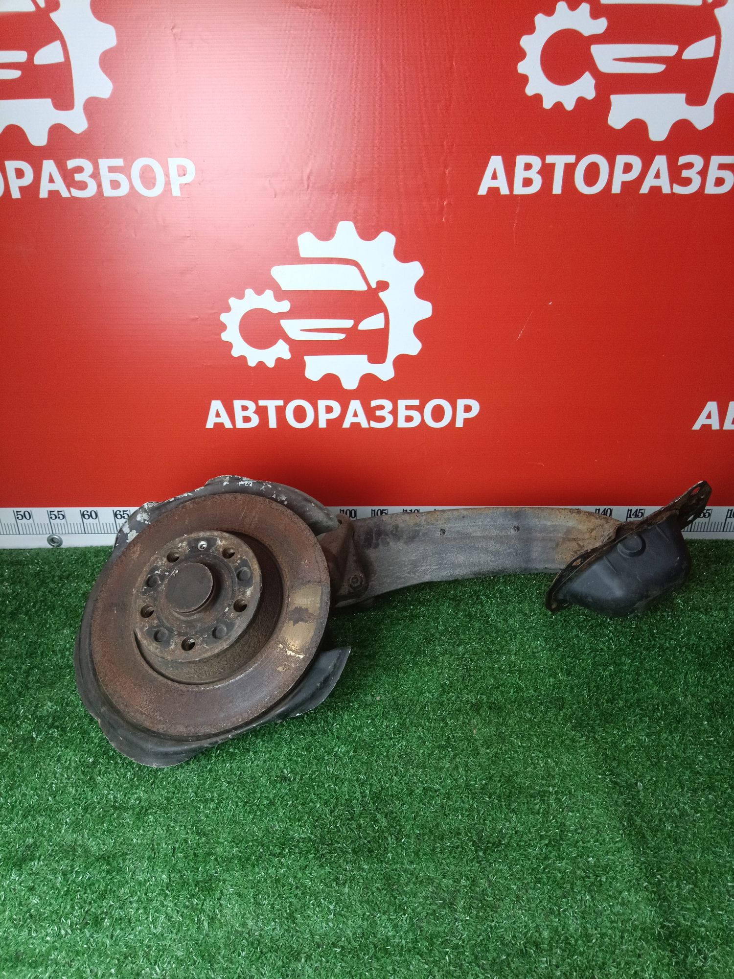 Поворотный кулак задний Volkswagen Passat B6 