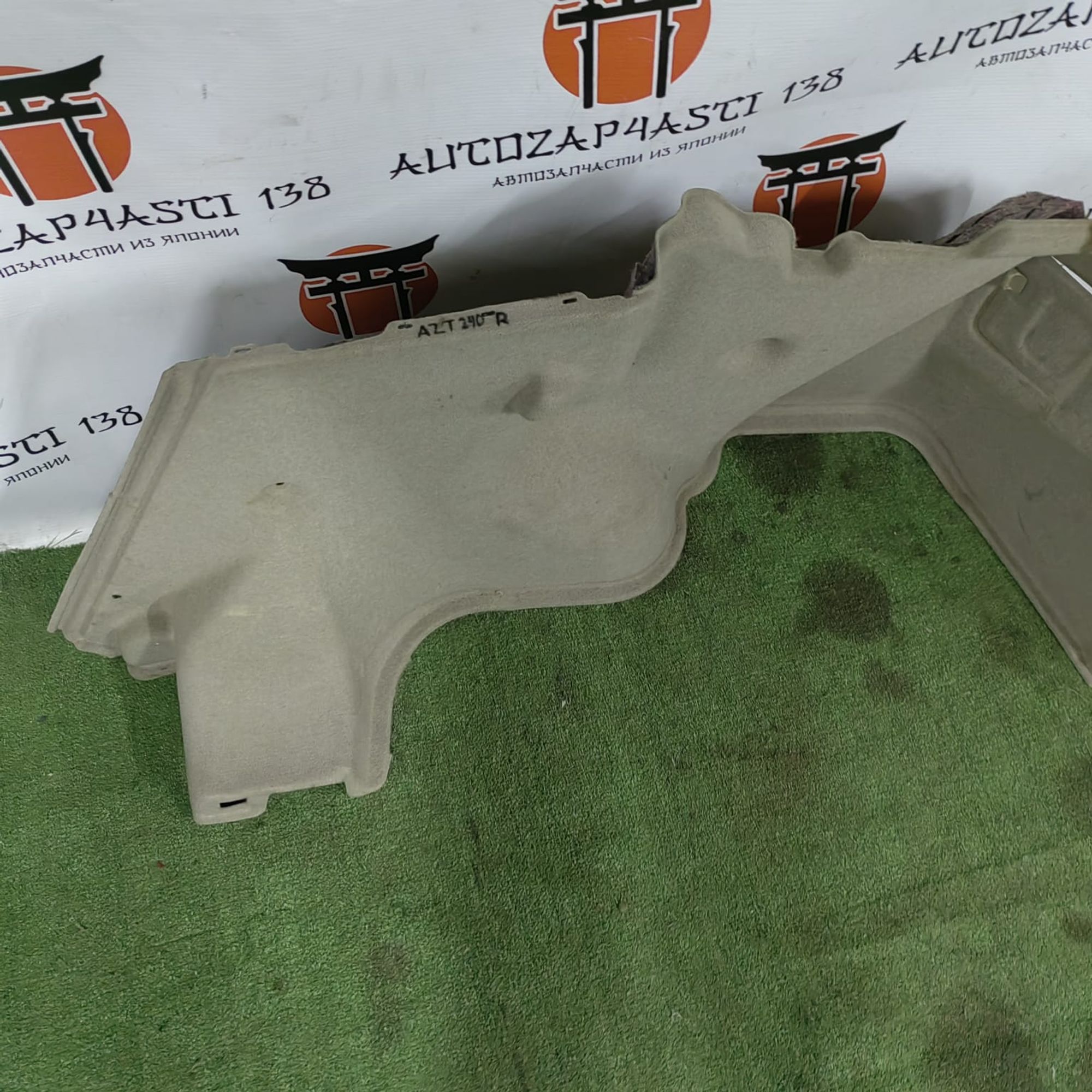 Обшивка багажника правая Toyota Premio AZT240 2002