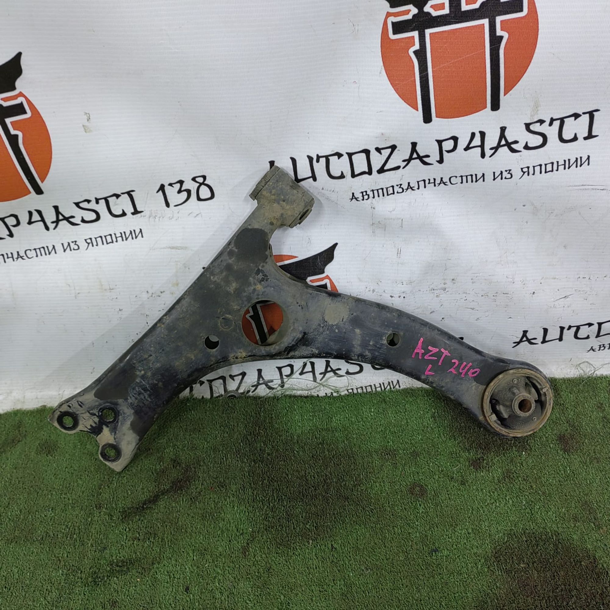 Рычаг передний левый Toyota Premio AZT240 1AZFSE
