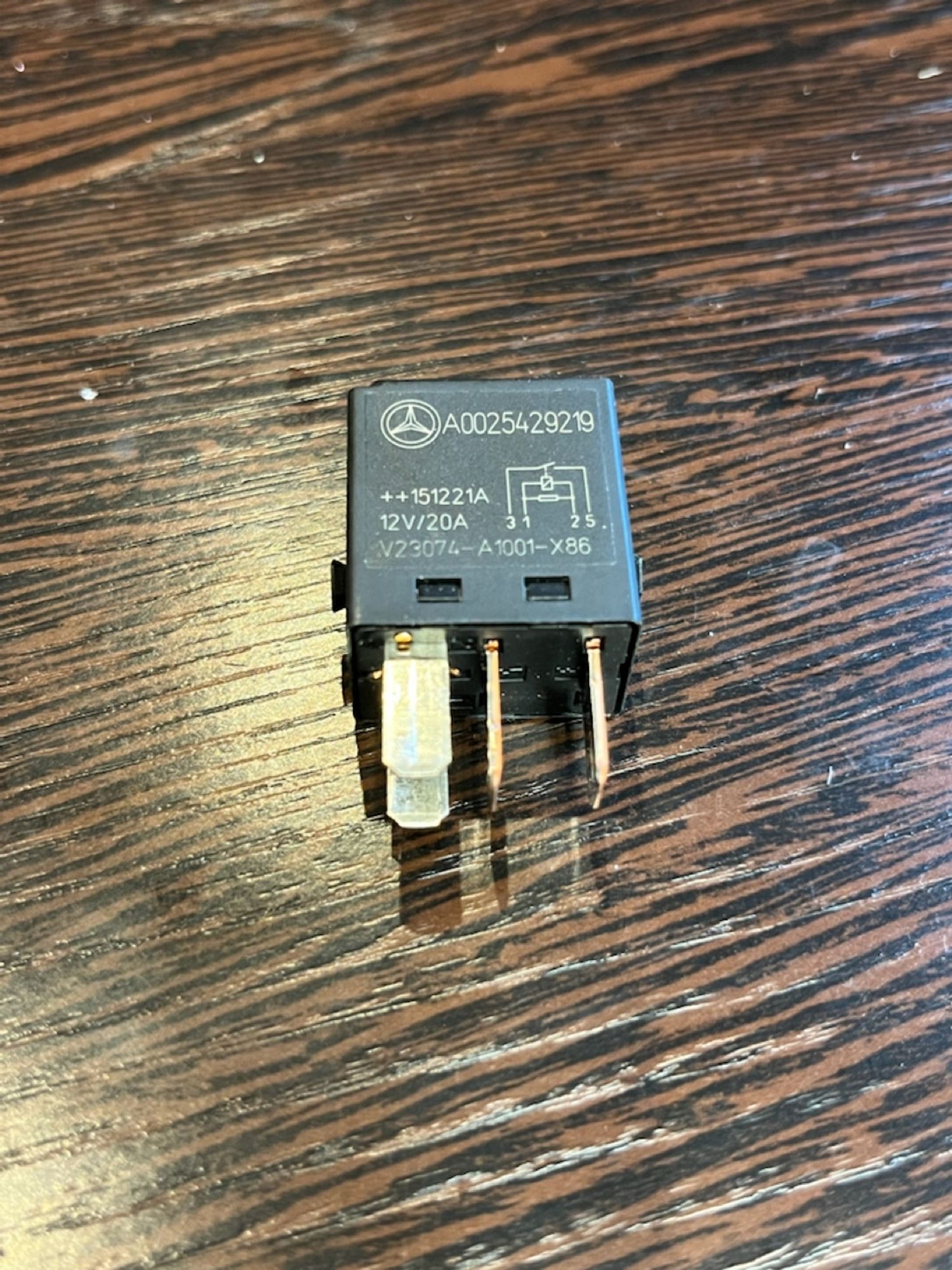 Реле Mercedes A0025429219