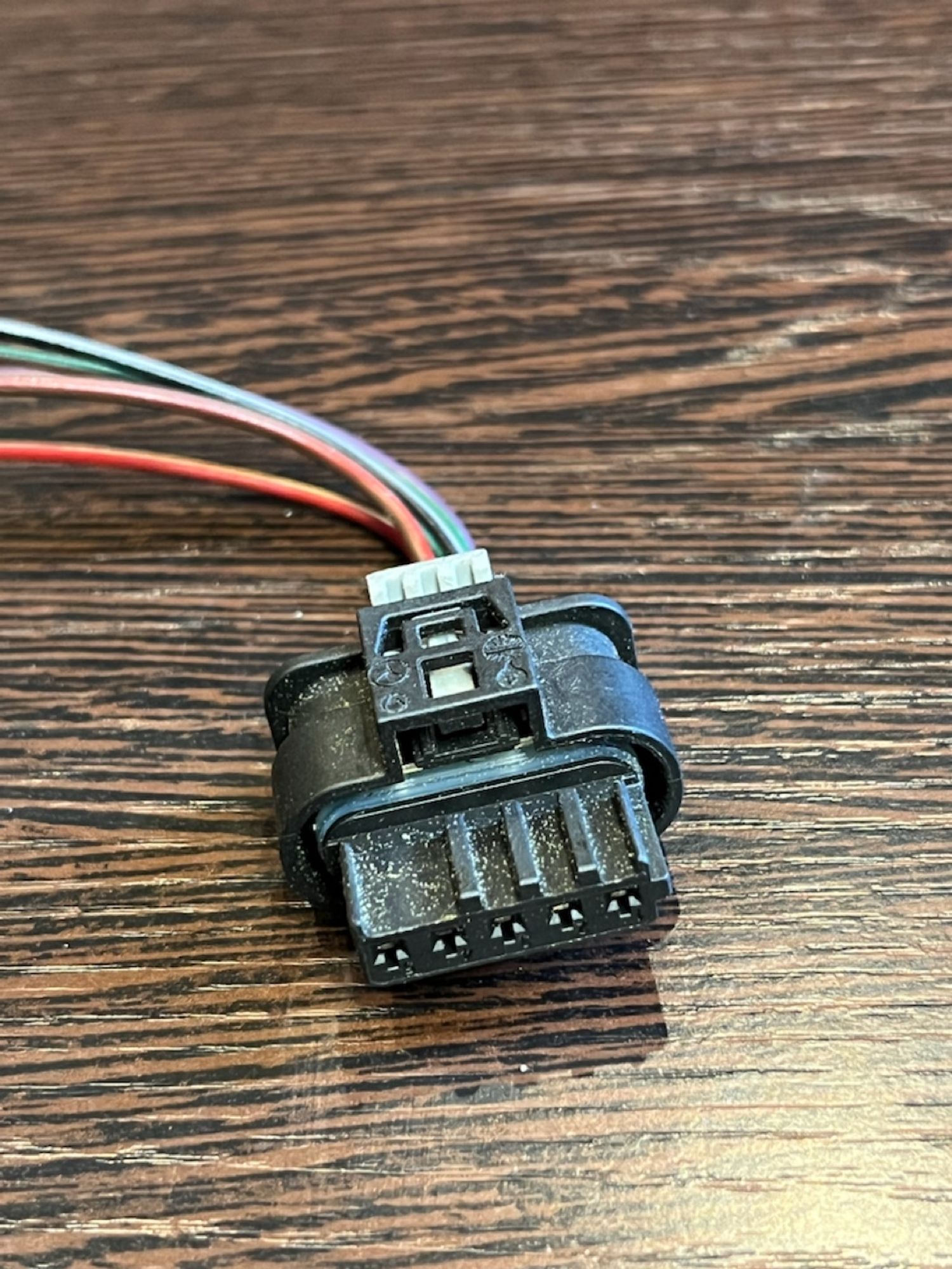 Разъем фишка ДМРВ Mercedes A0225452926