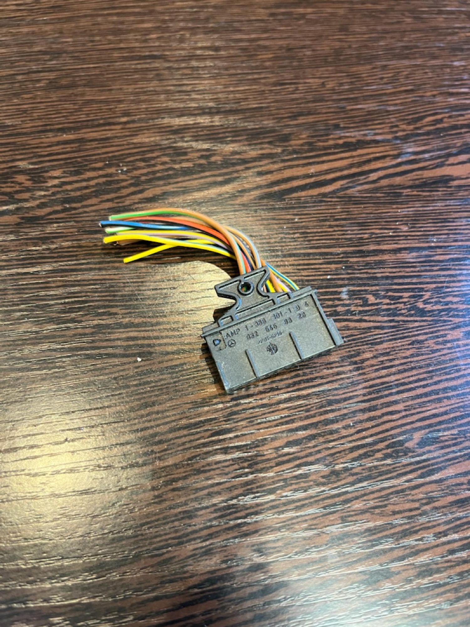 Фишка разъем Mercedes A0325458328