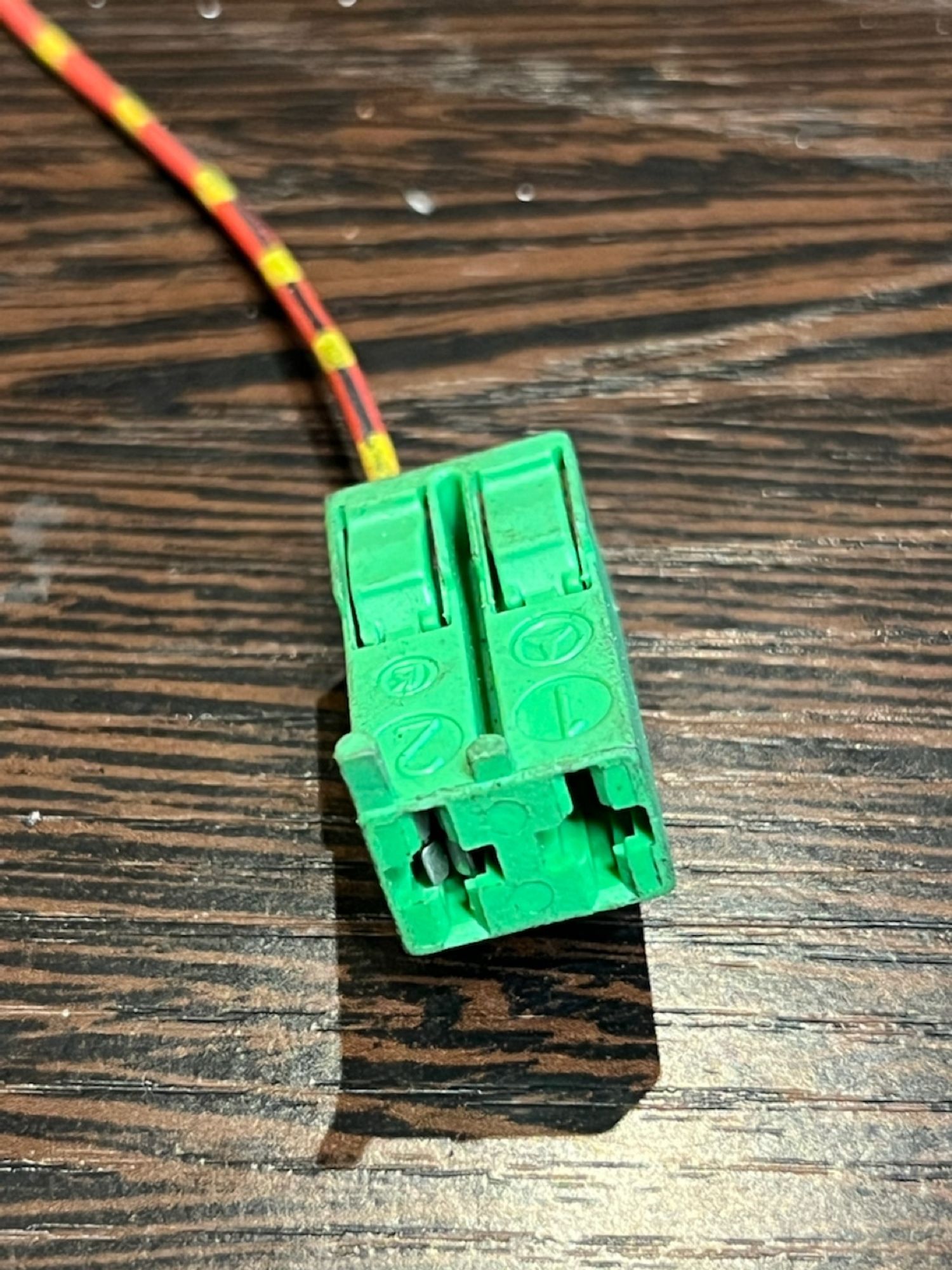 Разъем фишка Mercedes A0225450828