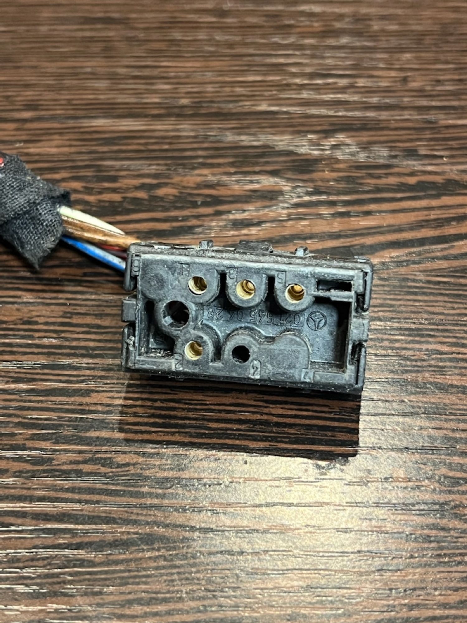 Разъем колодка Mercedes A0215450428