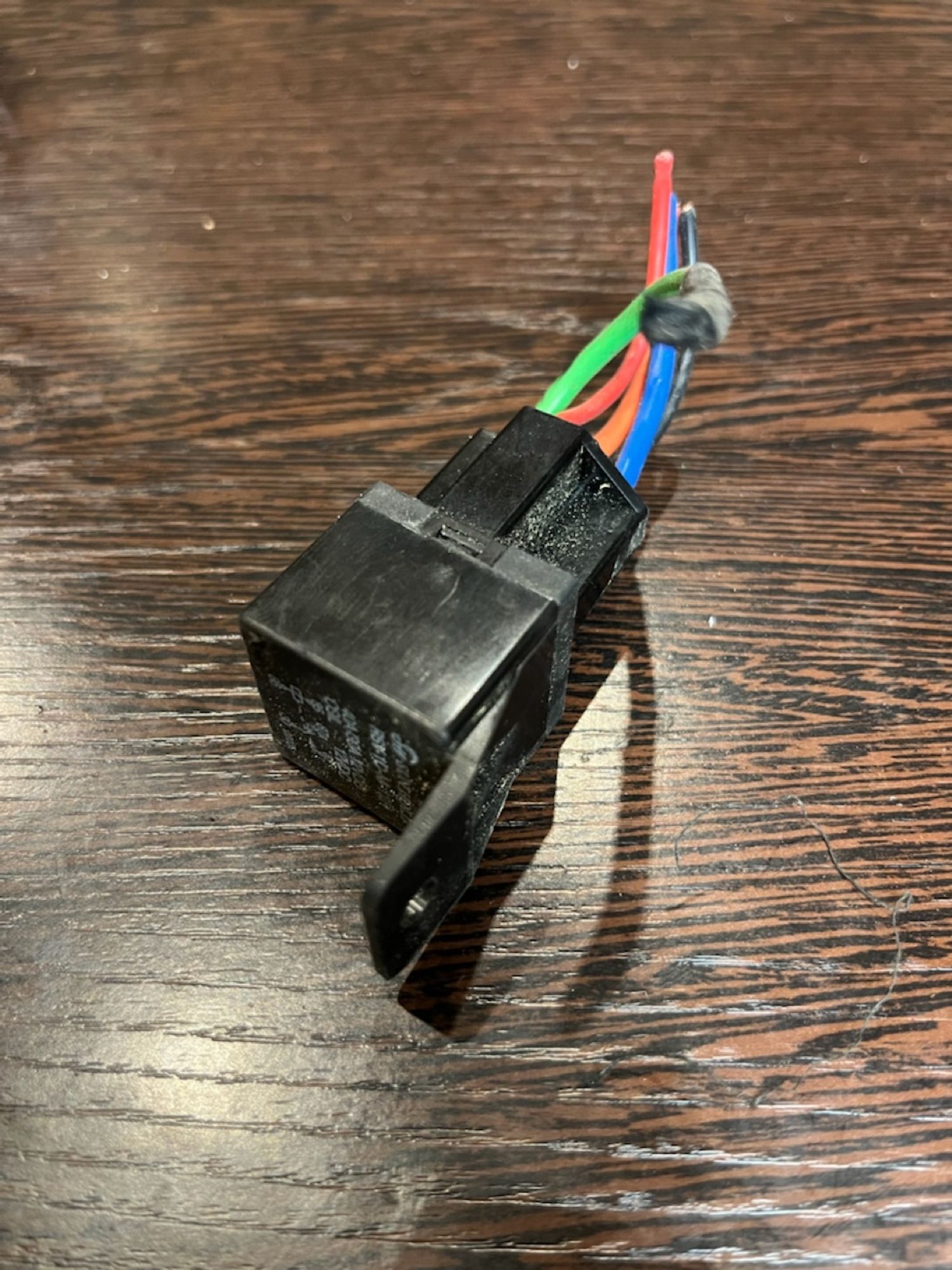 Реле rsv1cm12h Sun Hold 40A/30A с колодкой