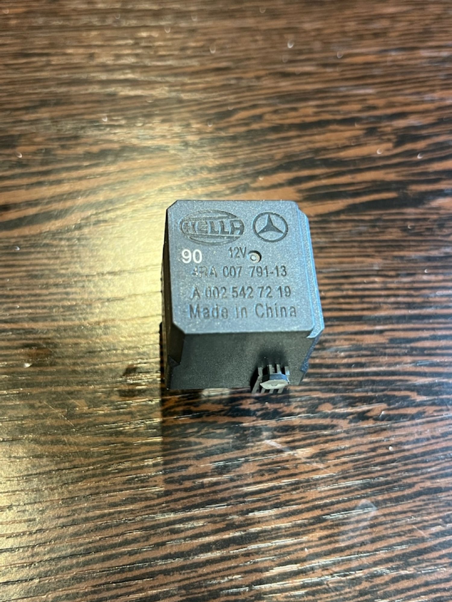 Реле Mercedes A0025427219