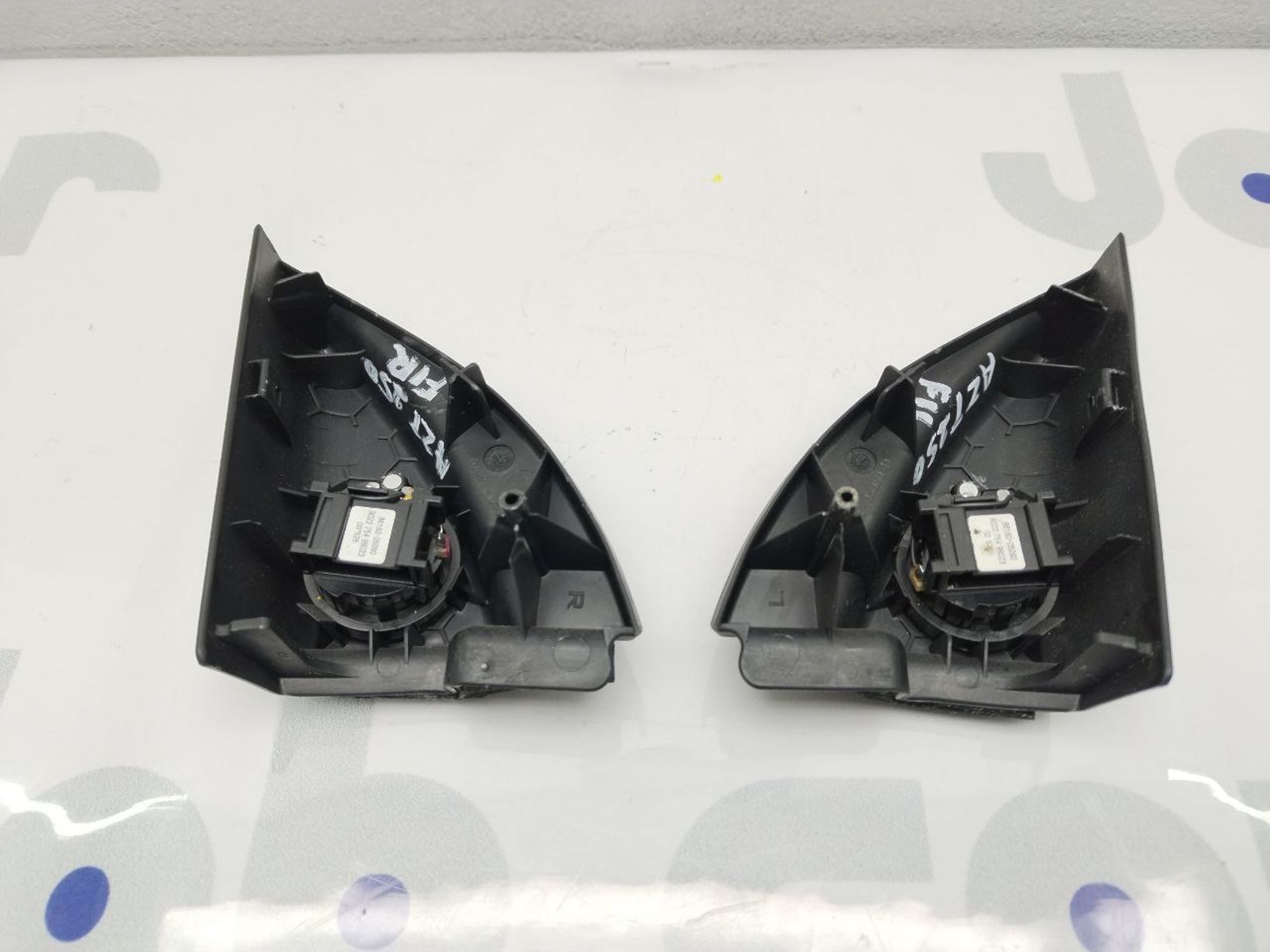 https://gcs.partsauto.market/rn-stockpro.appspot.com/thmbs/userImages/460affca7e262fb69827ba67fcf5b6c0/part/29f5d50a-47d1-45ad-b888-f22e922898fe_1746963237319.jpg