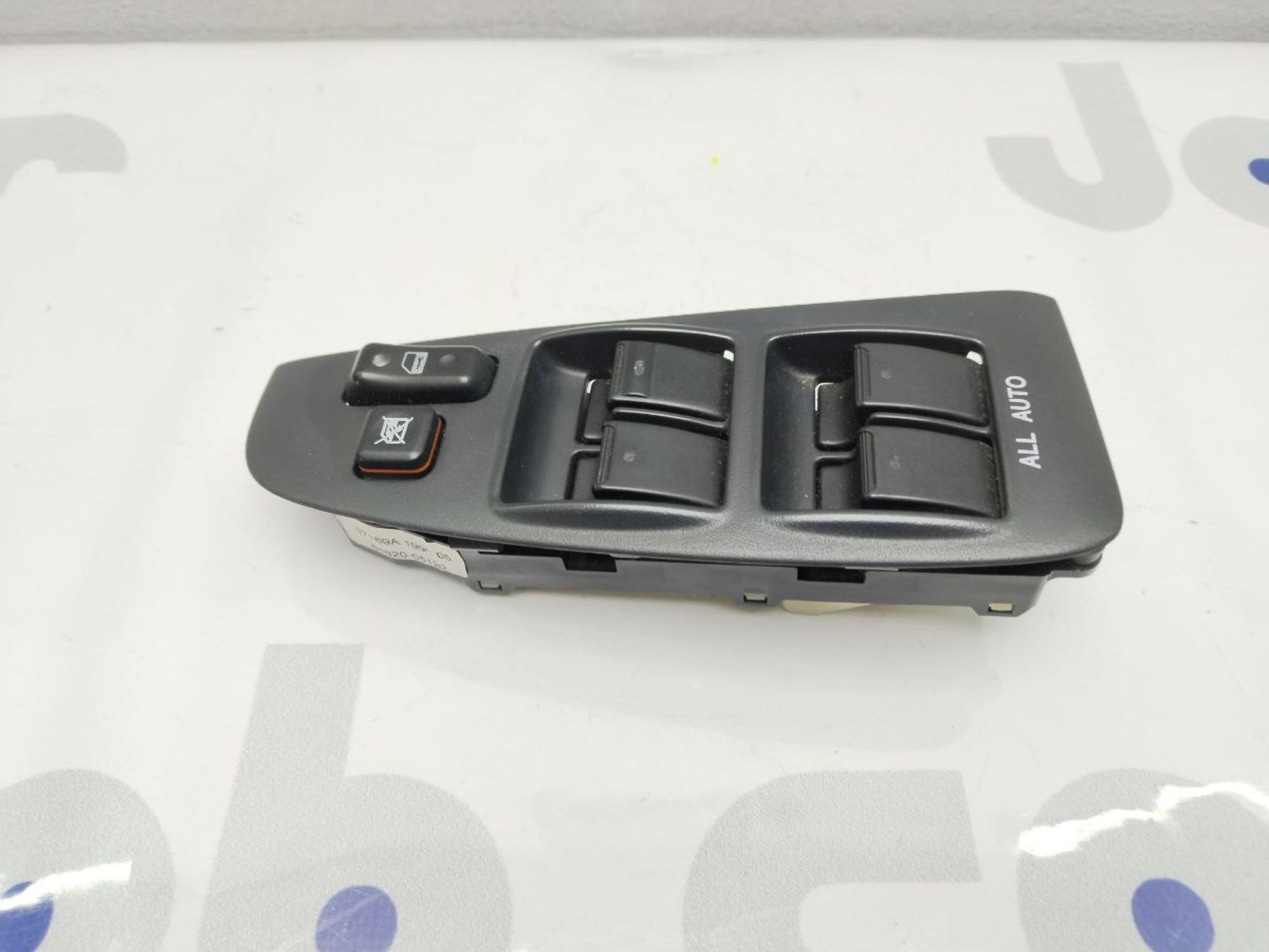 https://gcs.partsauto.market/rn-stockpro.appspot.com/thmbs/userImages/460affca7e262fb69827ba67fcf5b6c0/part/8cc1bb45-2a8d-4984-addf-d8e8d70a6a05_1746962013851.jpg