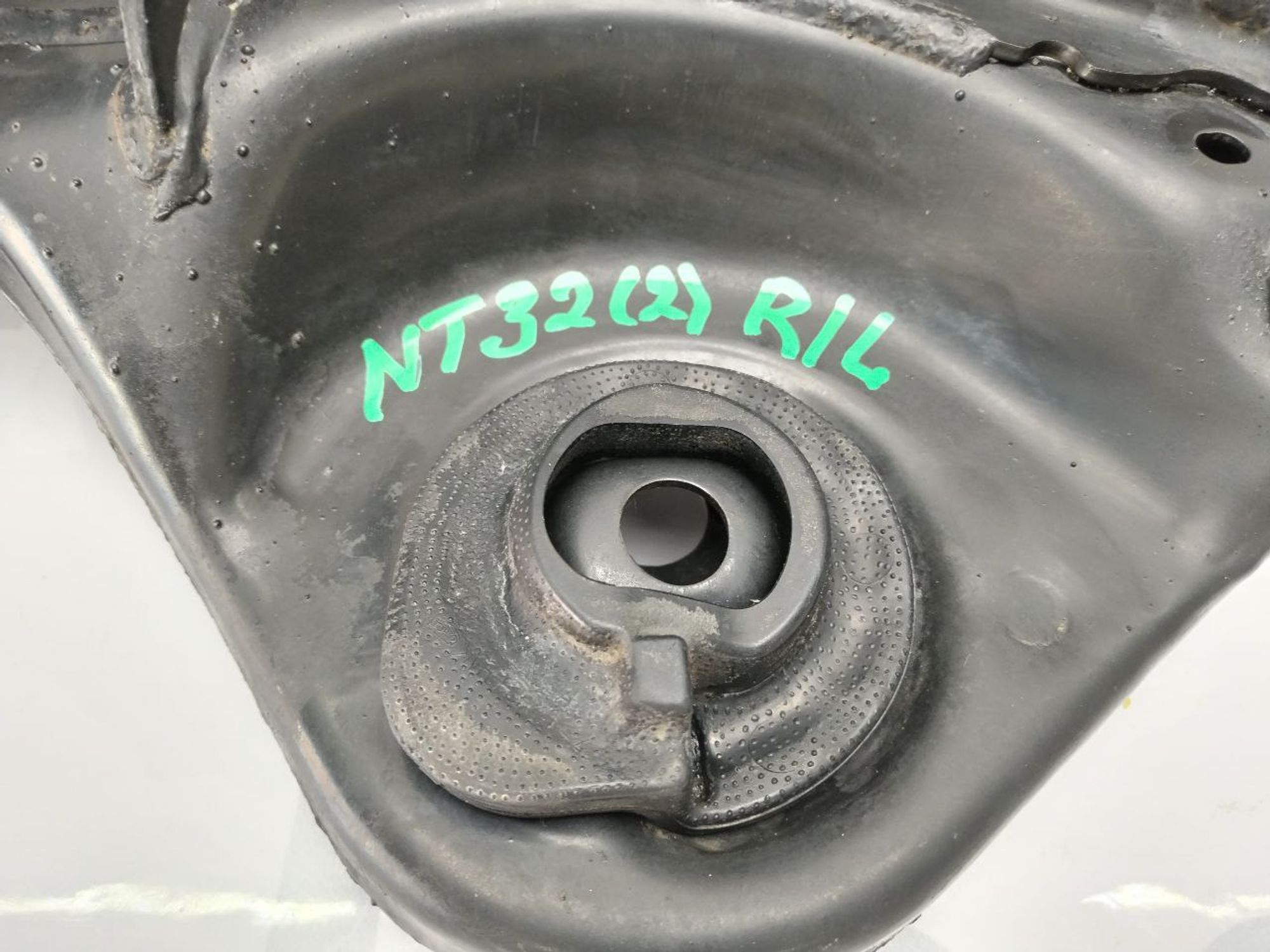 https://gcs.partsauto.market/rn-stockpro.appspot.com/thmbs/userImages/460affca7e262fb69827ba67fcf5b6c0/part/c4175fad-42b4-46cd-b427-6fe5c8f0e785_1748008986422.jpg