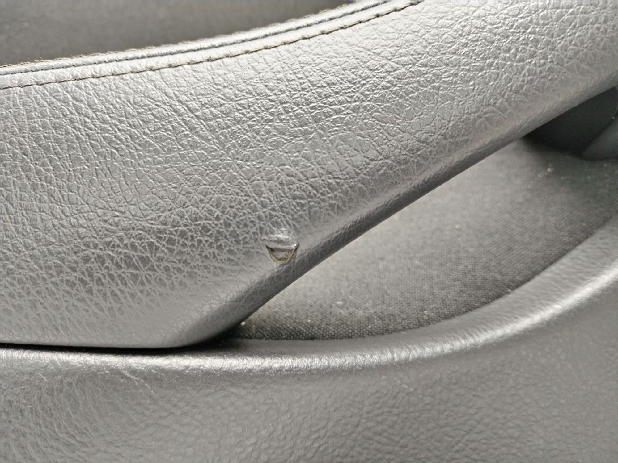 https://gcs.partsauto.market/rn-stockpro.appspot.com/thmbs/userImages/460affca7e262fb69827ba67fcf5b6c0/part/ecef67f4-345e-432c-917d-b28692e1df3c_1746951886531.jpg