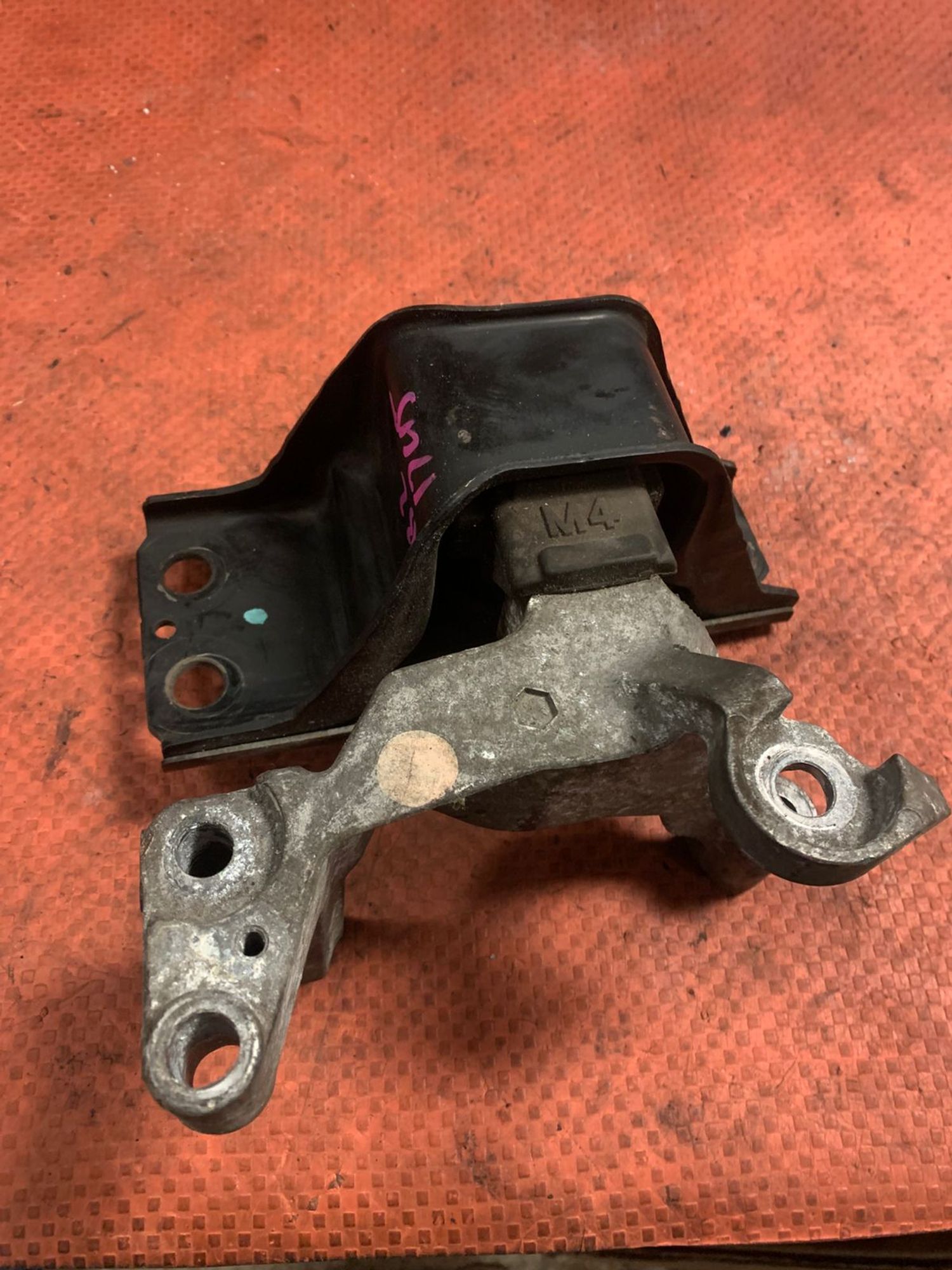 https://gcs.partsauto.market/rn-stockpro.appspot.com/thmbs/userImages/4bc412e58a1c6cab6d9447373f981aa7/part/0363c6e5-6247-45a7-9be0-45286c92c6c4_1745580078250.jpg