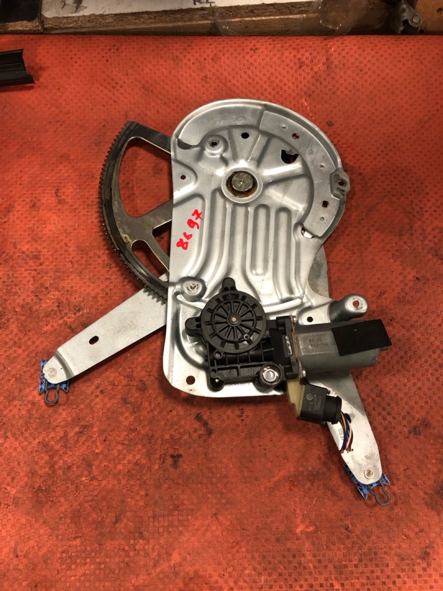 https://gcs.partsauto.market/rn-stockpro.appspot.com/thmbs/userImages/4bc412e58a1c6cab6d9447373f981aa7/part/084b6926-033a-4424-b33b-c944e2e410a3_1745411713626.jpg