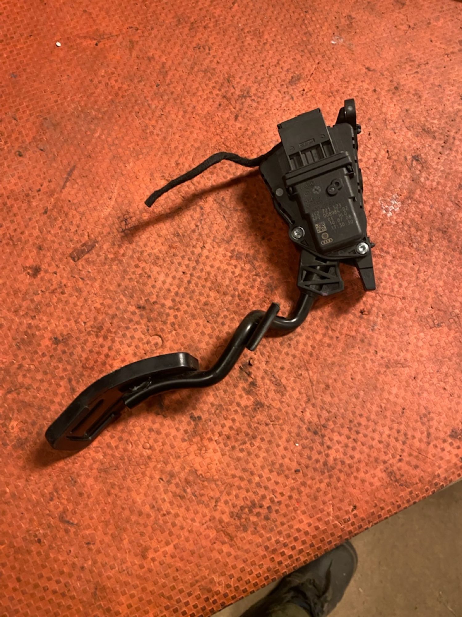 https://gcs.partsauto.market/rn-stockpro.appspot.com/thmbs/userImages/4bc412e58a1c6cab6d9447373f981aa7/part/26f6dd59-080a-4fb7-b918-f94843071d7d_1744194295349.jpg