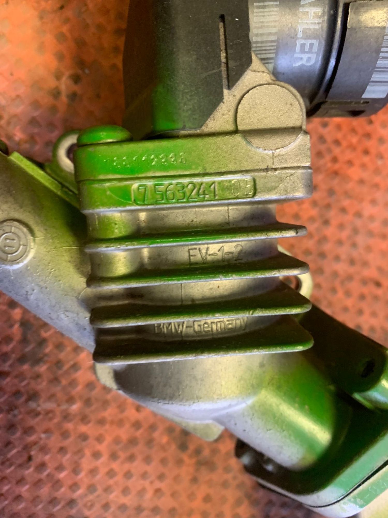 https://gcs.partsauto.market/rn-stockpro.appspot.com/thmbs/userImages/4bc412e58a1c6cab6d9447373f981aa7/part/2de5f89e-718b-4a1e-8fa2-79819f7972f2_1747727444807.jpg