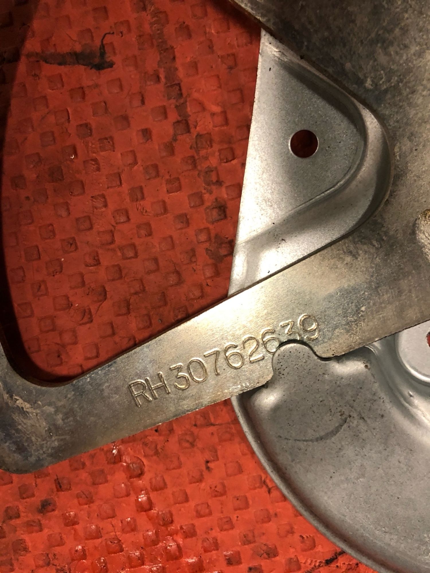 https://gcs.partsauto.market/rn-stockpro.appspot.com/thmbs/userImages/4bc412e58a1c6cab6d9447373f981aa7/part/354f6528-9d6c-45fe-91a9-048630cef6d5_1745411733672.jpg