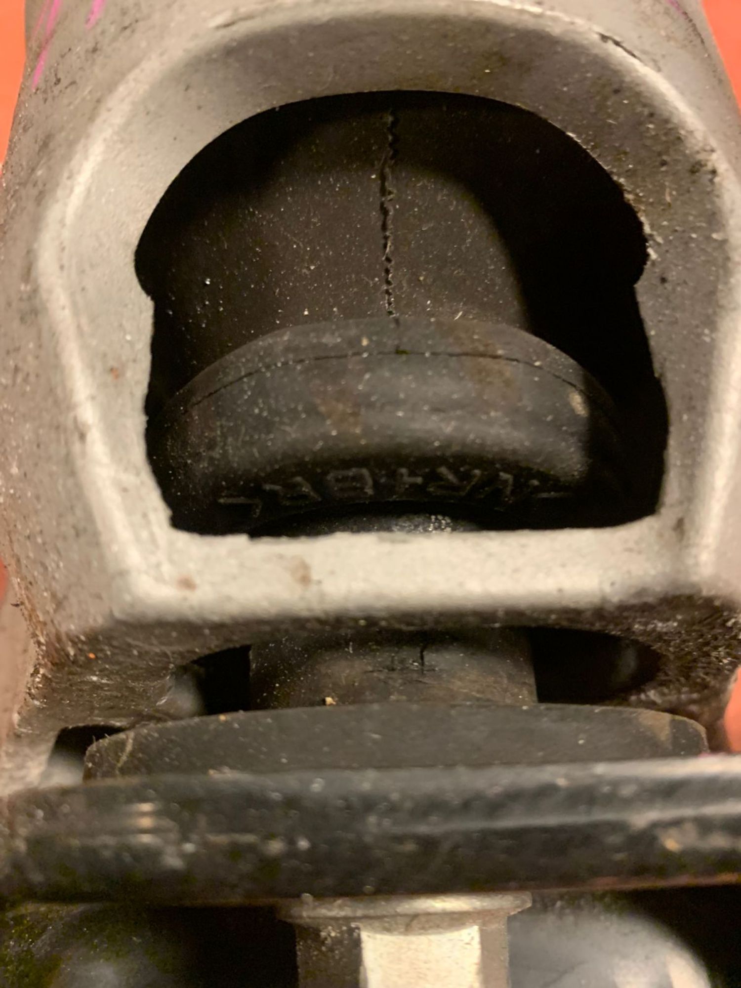 https://gcs.partsauto.market/rn-stockpro.appspot.com/thmbs/userImages/4bc412e58a1c6cab6d9447373f981aa7/part/42773dea-79ae-4a25-9ae6-65b3496bf62c_1745580061132.jpg