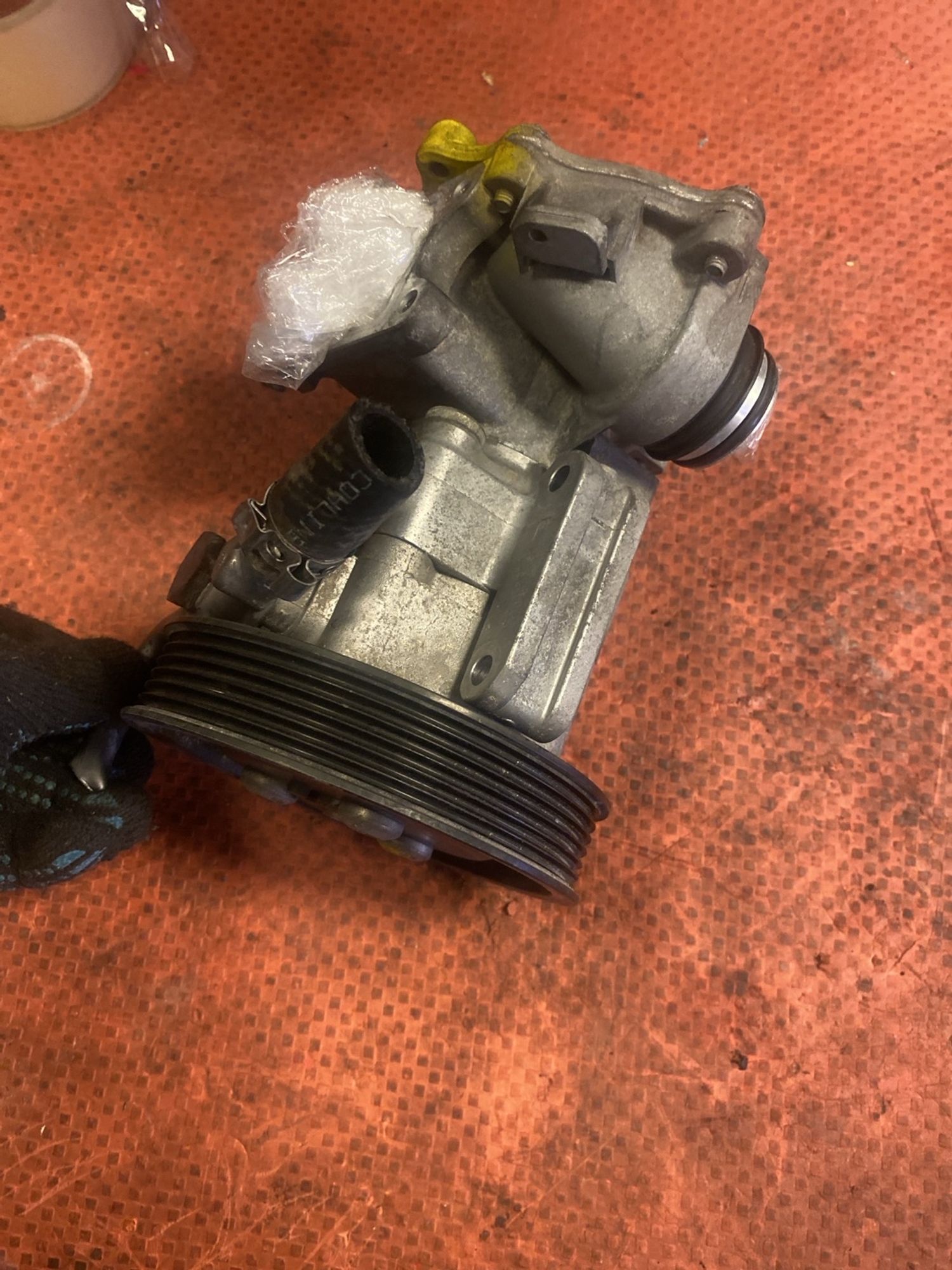 https://gcs.partsauto.market/rn-stockpro.appspot.com/thmbs/userImages/4bc412e58a1c6cab6d9447373f981aa7/part/47e757c9-072e-4c44-94d7-207b276c851c_1748679905141.jpg